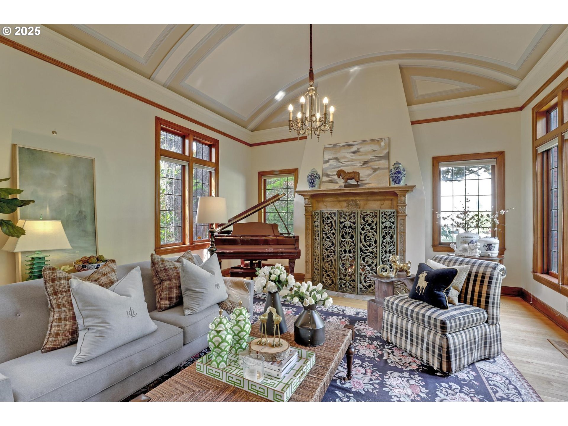 Portland, Oregon, 97205, United States, 4 Bedrooms Bedrooms, ,4 BathroomsBathrooms,Residential,For Sale,1795097