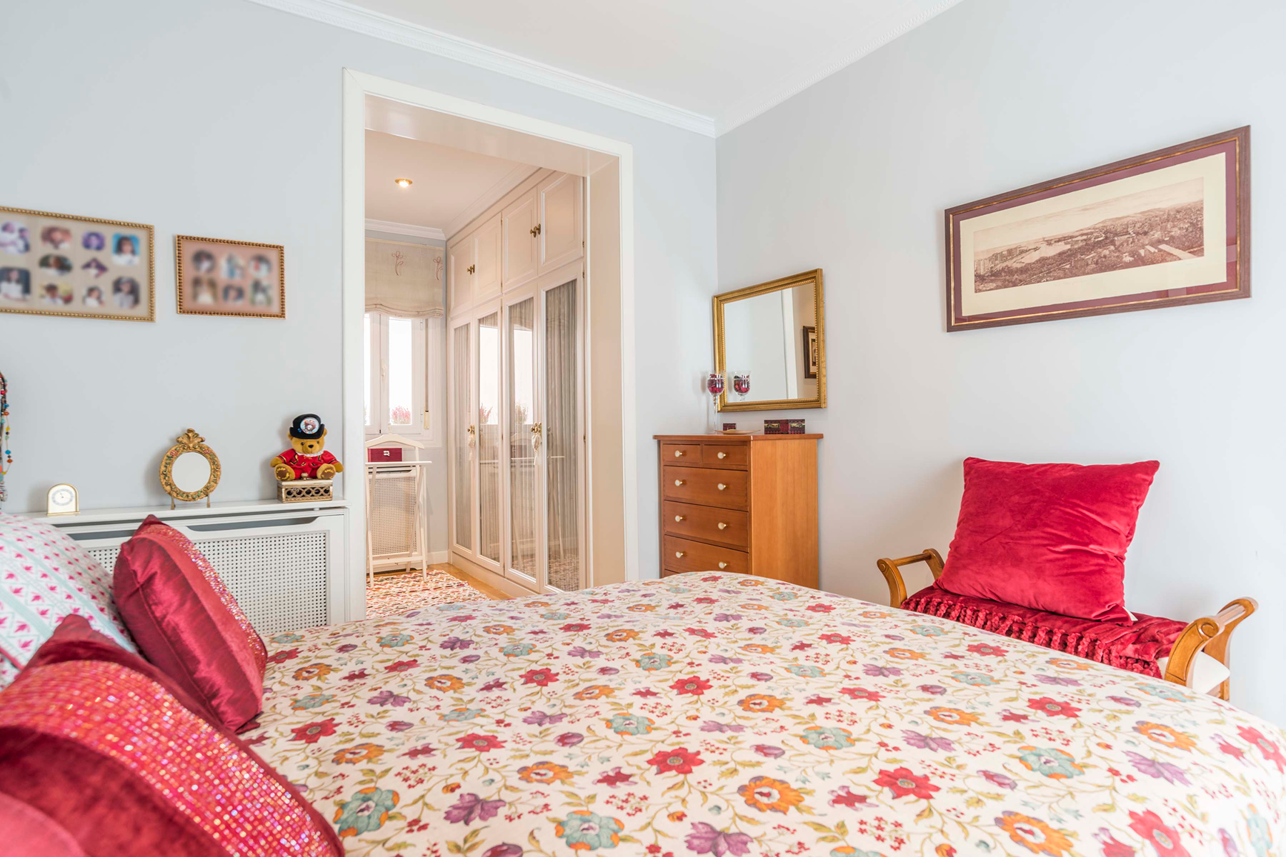  Exterior apartment in Trafalgar with four street-facing balconies - 物件實景