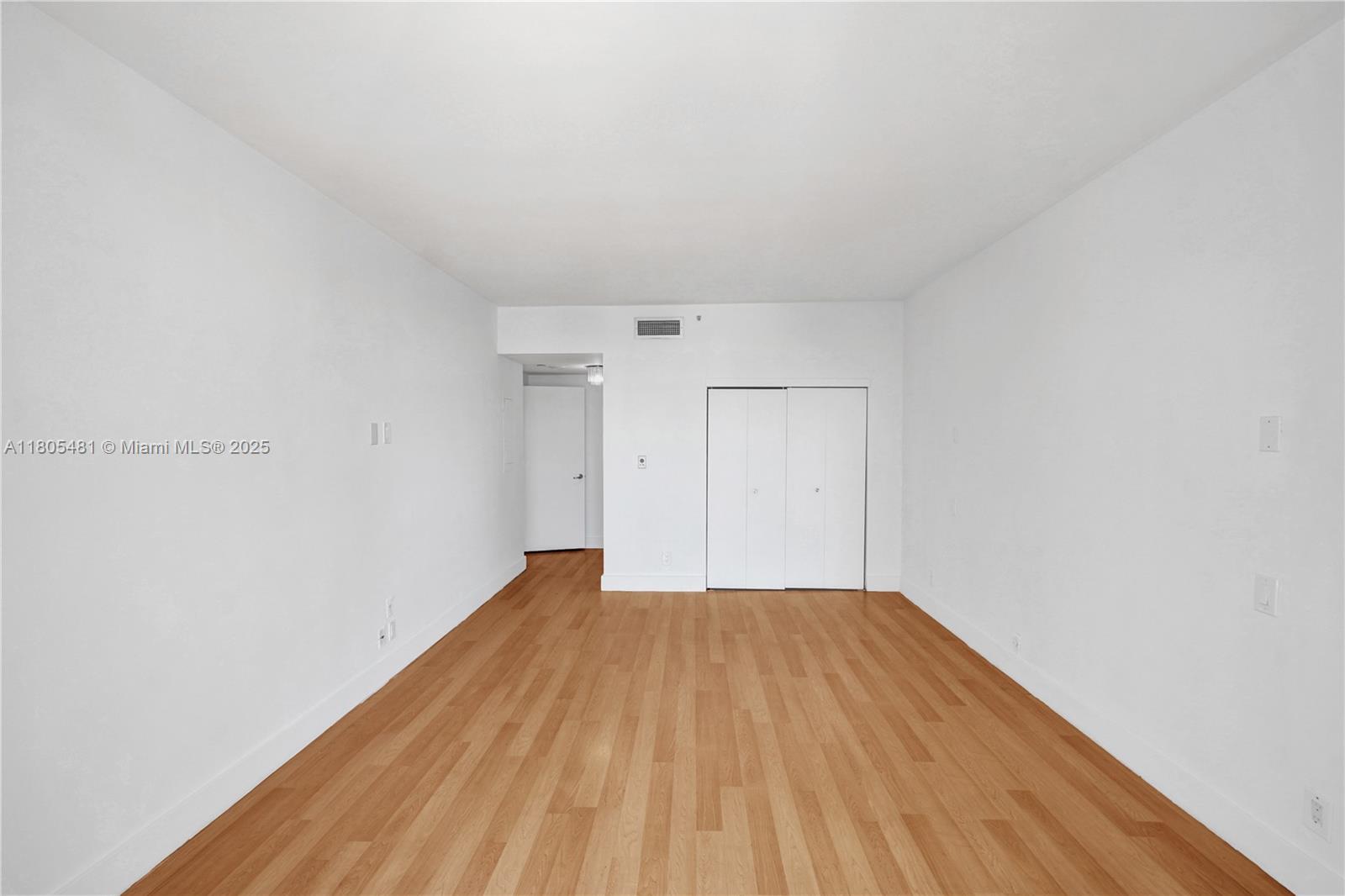 Aventura, Florida, 33180, United States, 2 Bedrooms Bedrooms, ,2 BathroomsBathrooms,Residential,For Sale,1827692