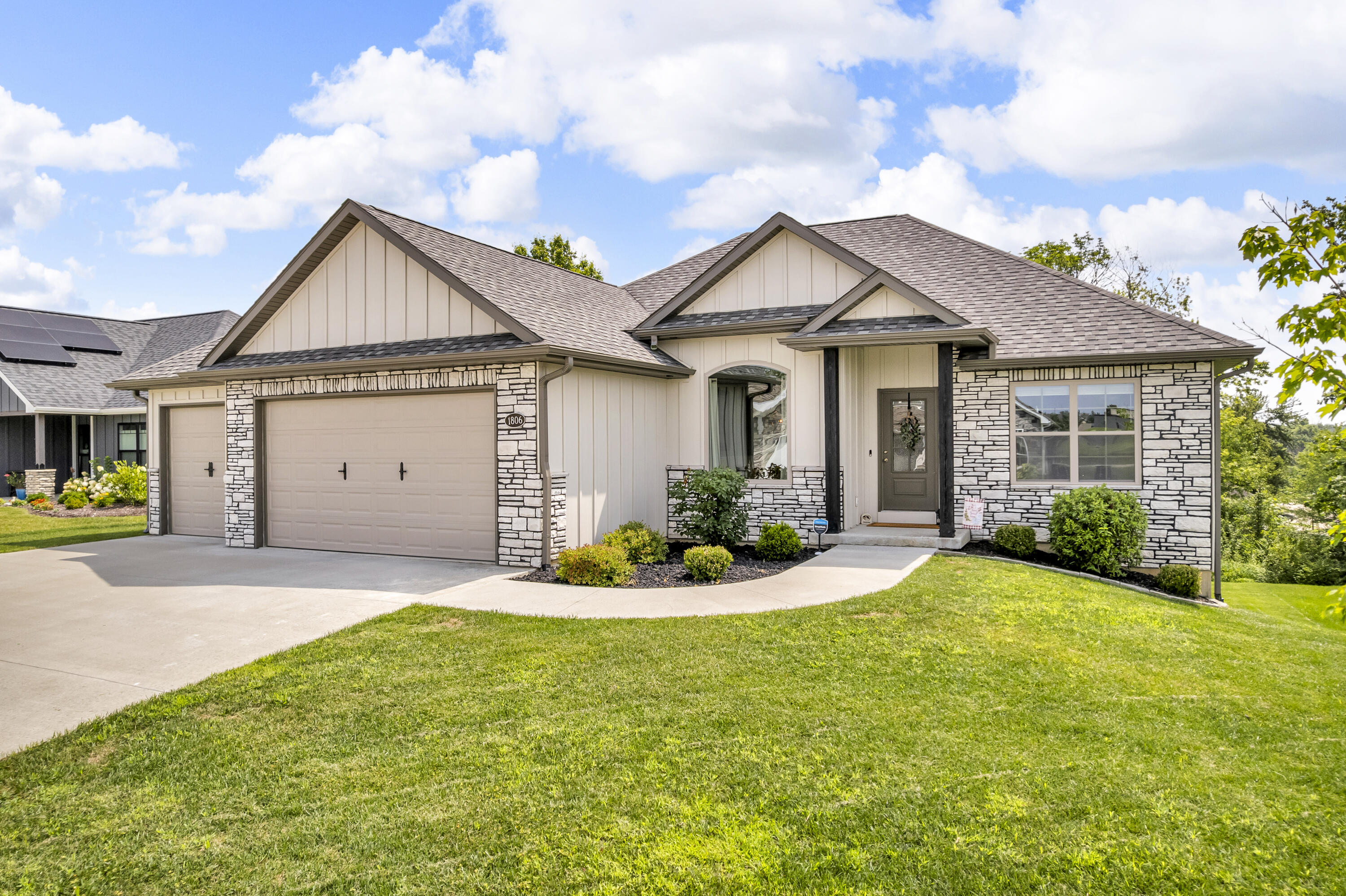 COLUMBIA, Missouri, 65203, United States, 5 Bedrooms Bedrooms, ,3 BathroomsBathrooms,Residential,For Sale,1910387