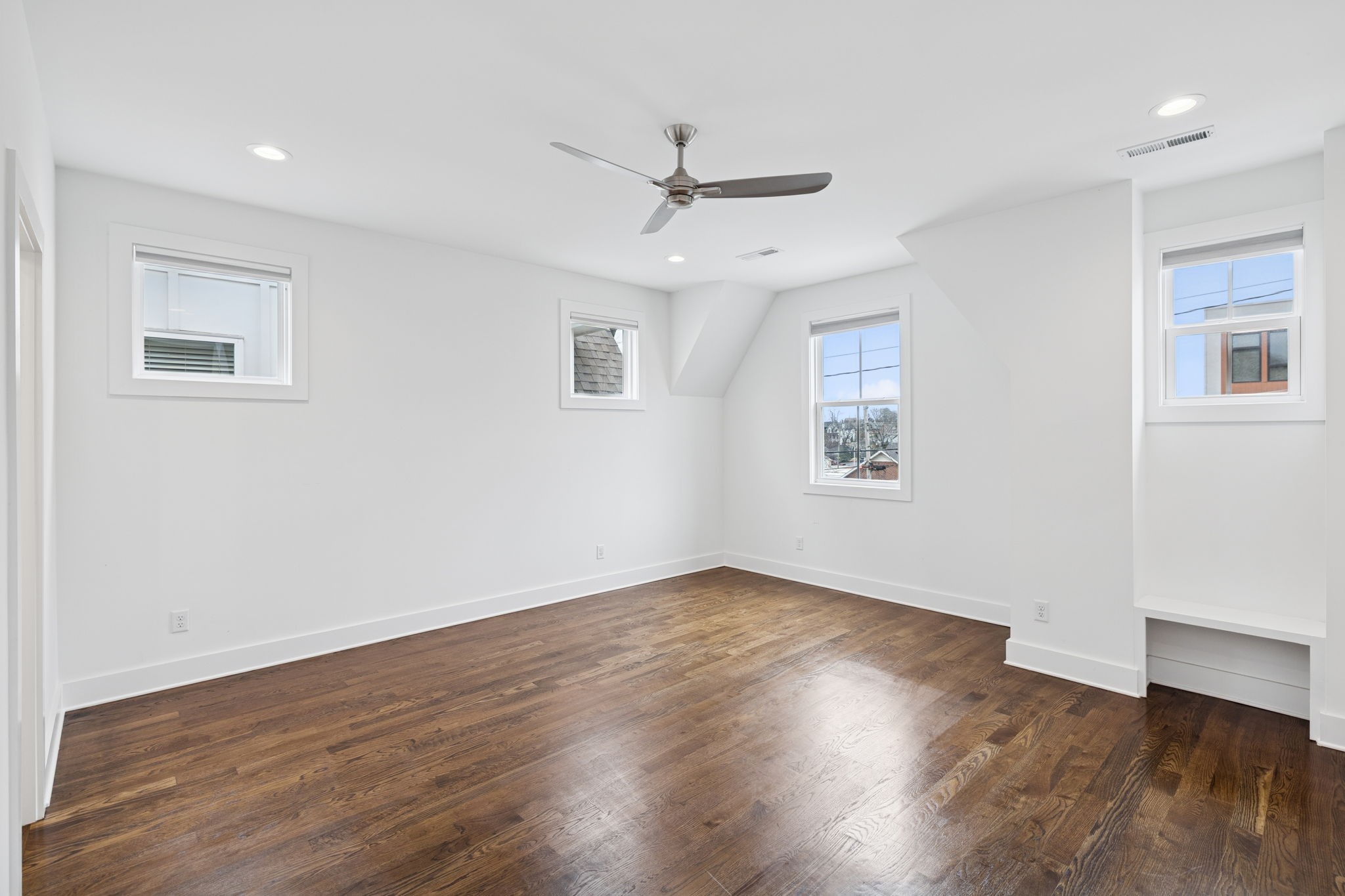 Nashville, Tennessee, 37209, United States, 3 Bedrooms Bedrooms, ,3 BathroomsBathrooms,Residential,For Sale,2001749