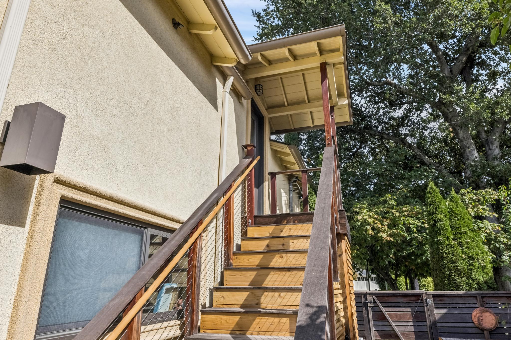  483 E. Napa St - 物件實景