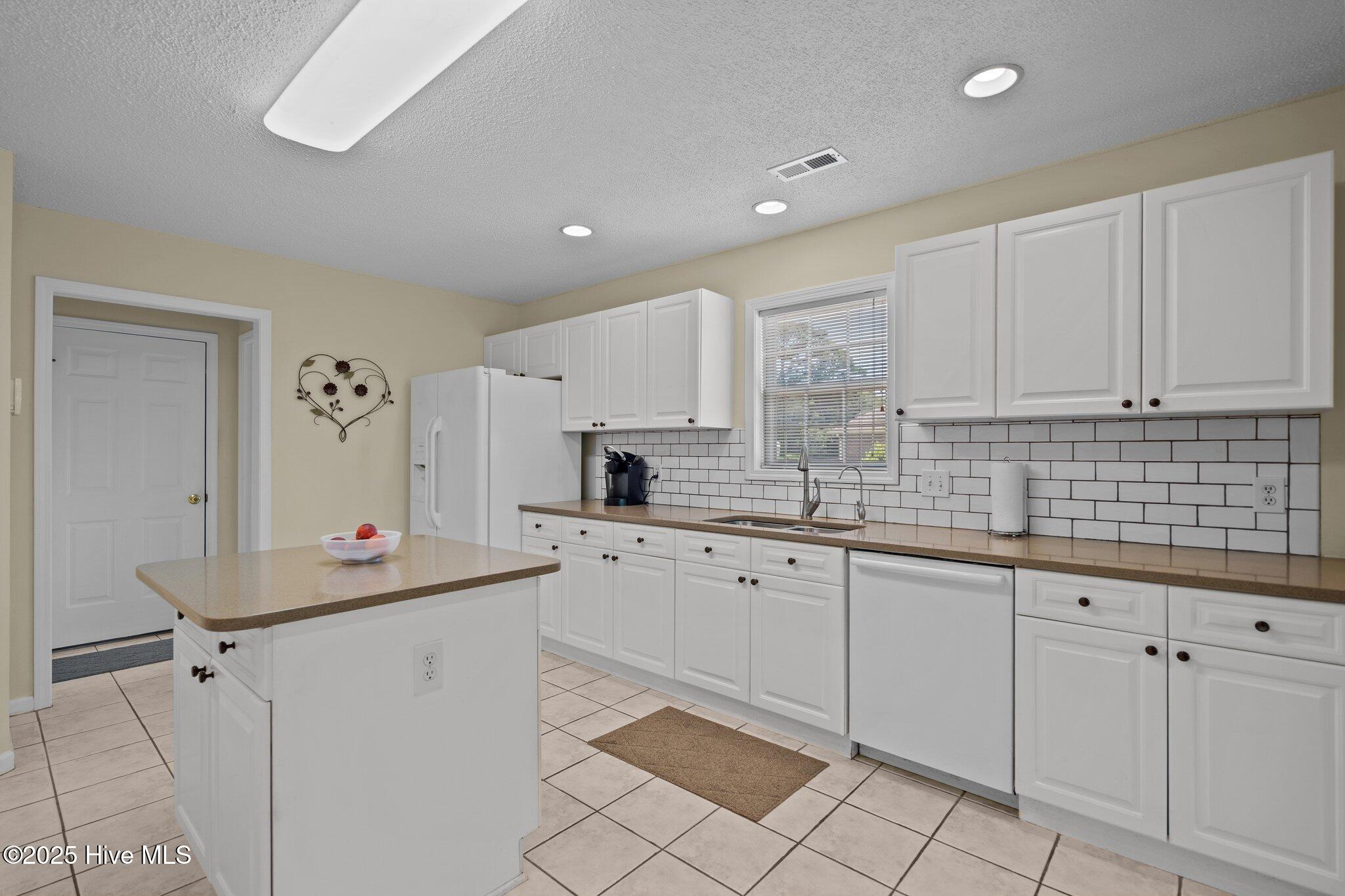 Wilmington, North Carolina, 28411, United States, 4 Bedrooms Bedrooms, ,3 BathroomsBathrooms,Residential,For Sale,1874008