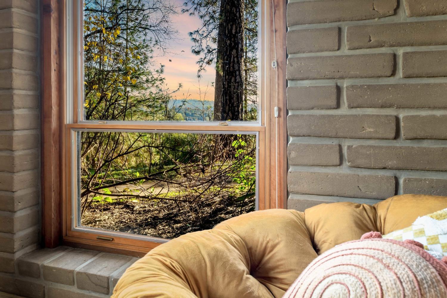 Grass Valley, California, 95949, United States, 3 Bedrooms Bedrooms, ,5 BathroomsBathrooms,Residential,For Sale,2006343