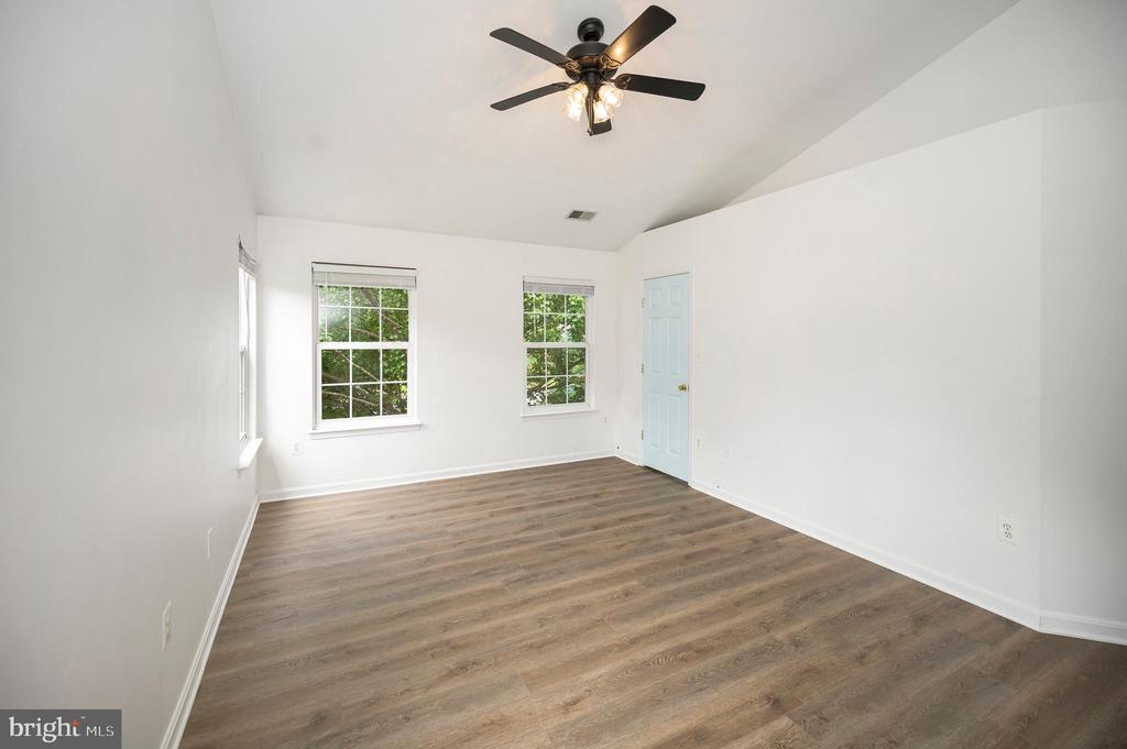 Bealeton, Virginia, 22712, United States, 6 Bedrooms Bedrooms, ,4 BathroomsBathrooms,Residential,For Sale,1916093
