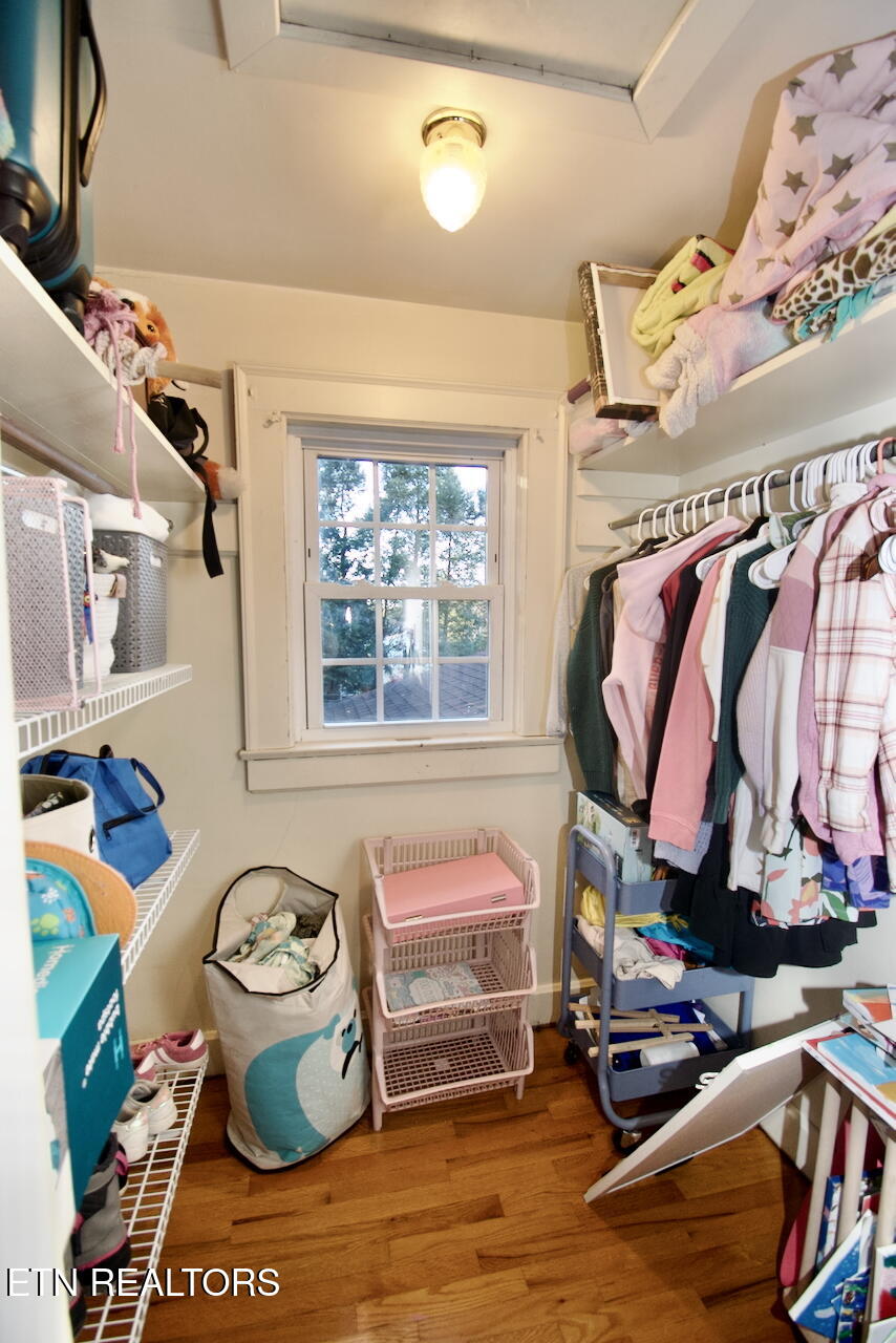 Maryville, Tennessee, 37803, United States, 4 Bedrooms Bedrooms, ,3 BathroomsBathrooms,Residential,For Sale,1989272