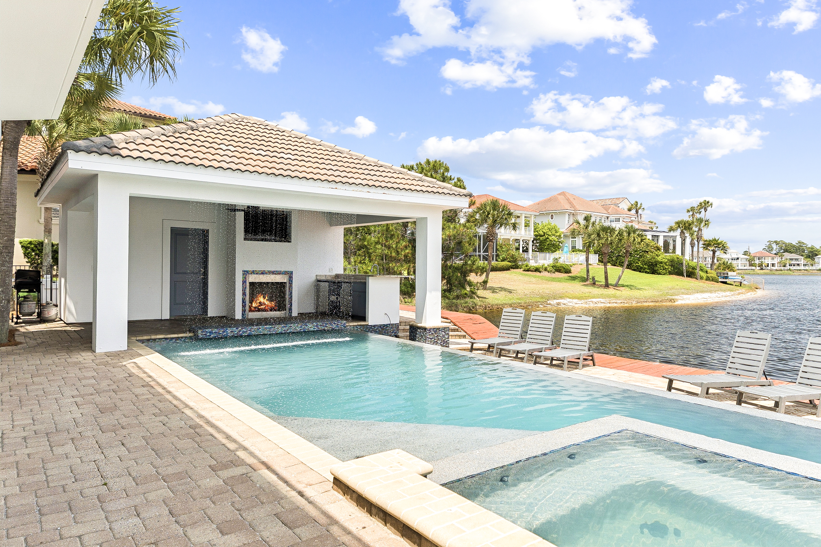  Eleven-Bedroom Compound With Lake And Gulf Views - 物件實景