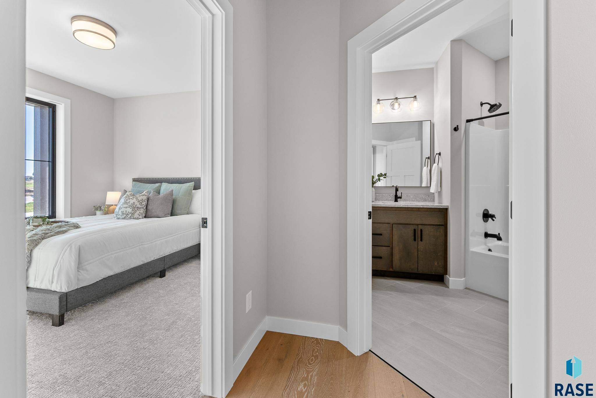 Sioux Falls, South Dakota, 57110, United States, 4 Bedrooms Bedrooms, ,3 BathroomsBathrooms,Residential,For Sale,2005284