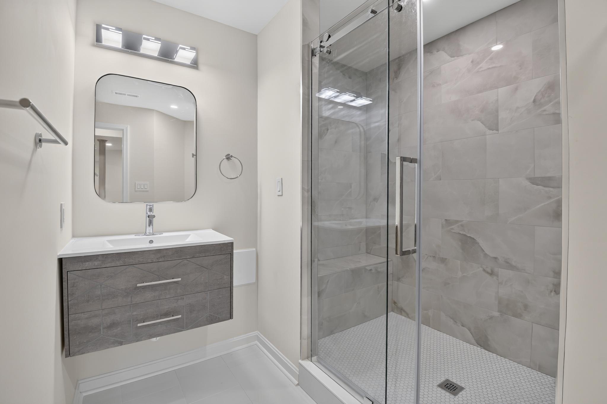  13621 Pine View Lane, Rockville, MD 20850 - 物件實景