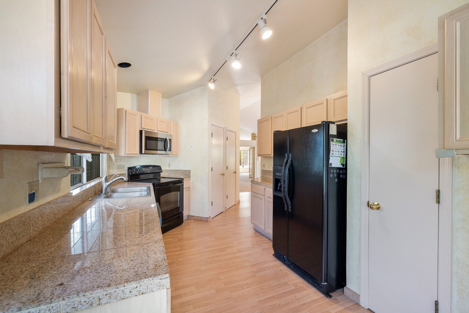  Location Location Location Recently updated perfect starter home - 物件實景