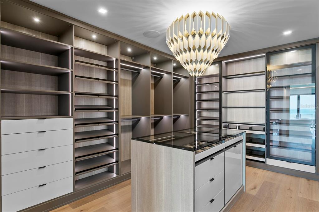 Indian Rocks Beach, Florida, 33785, United States, 8 Bedrooms Bedrooms, ,11 BathroomsBathrooms,Residential,For Sale,1997282