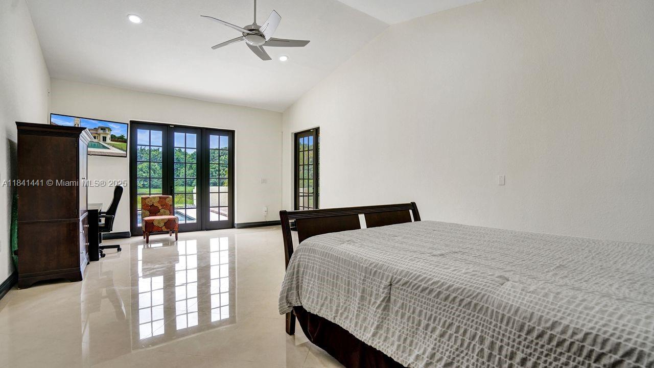 Davie, Florida, 33330, United States, 5 Bedrooms Bedrooms, ,5 BathroomsBathrooms,Residential,For Sale,1896833