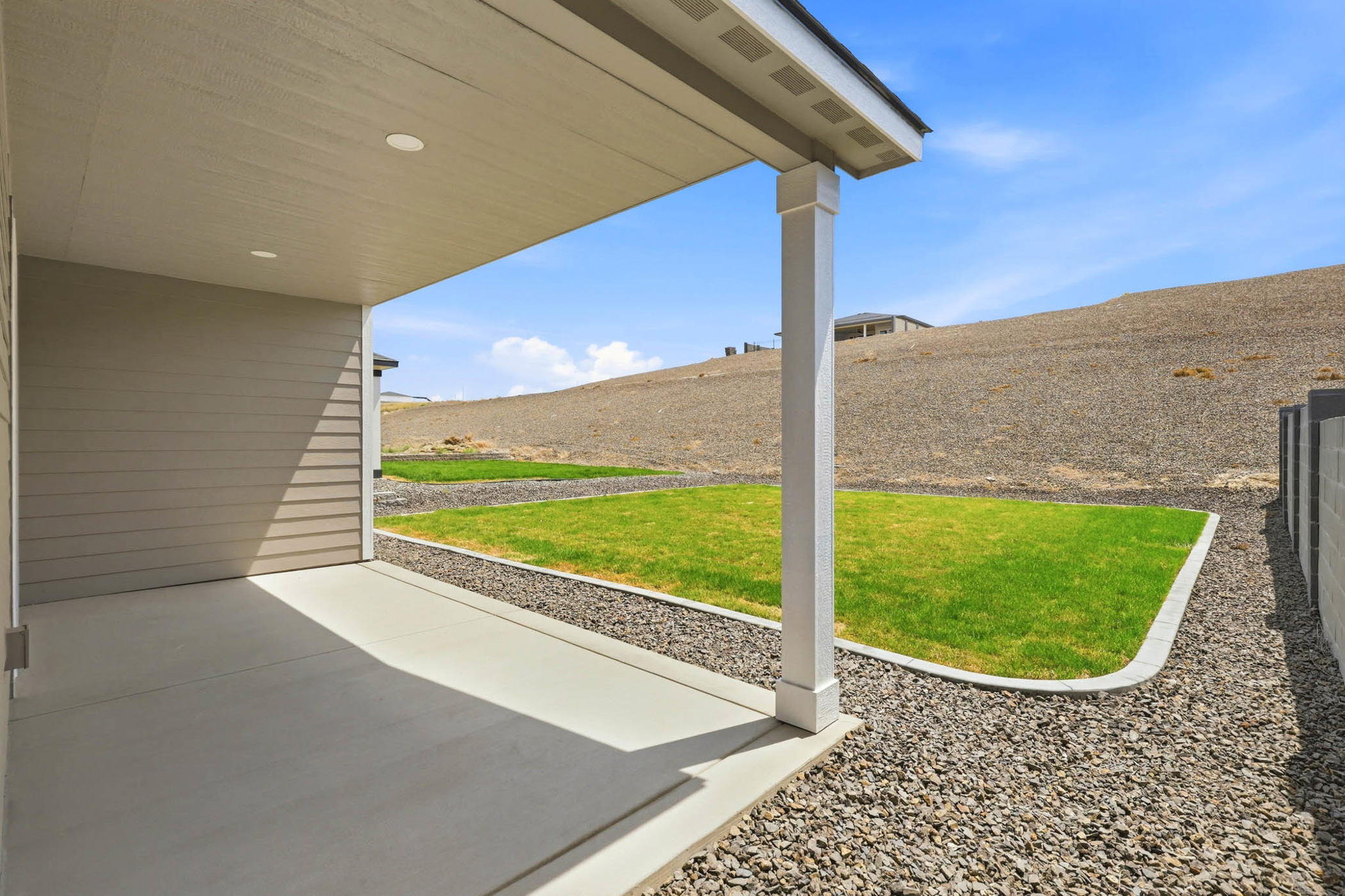 Quality builder, fully landscaped, Brand New - 物件實景