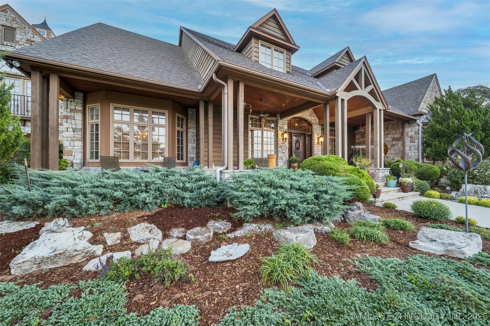 Mounds, Oklahoma, 74047, United States, 4 Bedrooms Bedrooms, ,6 BathroomsBathrooms,Residential,For Sale,1960960