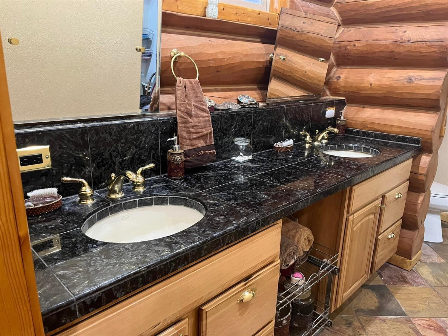 Galt, California, 95632, United States, 3 Bedrooms Bedrooms, ,3 BathroomsBathrooms,Residential,For Sale,1942320