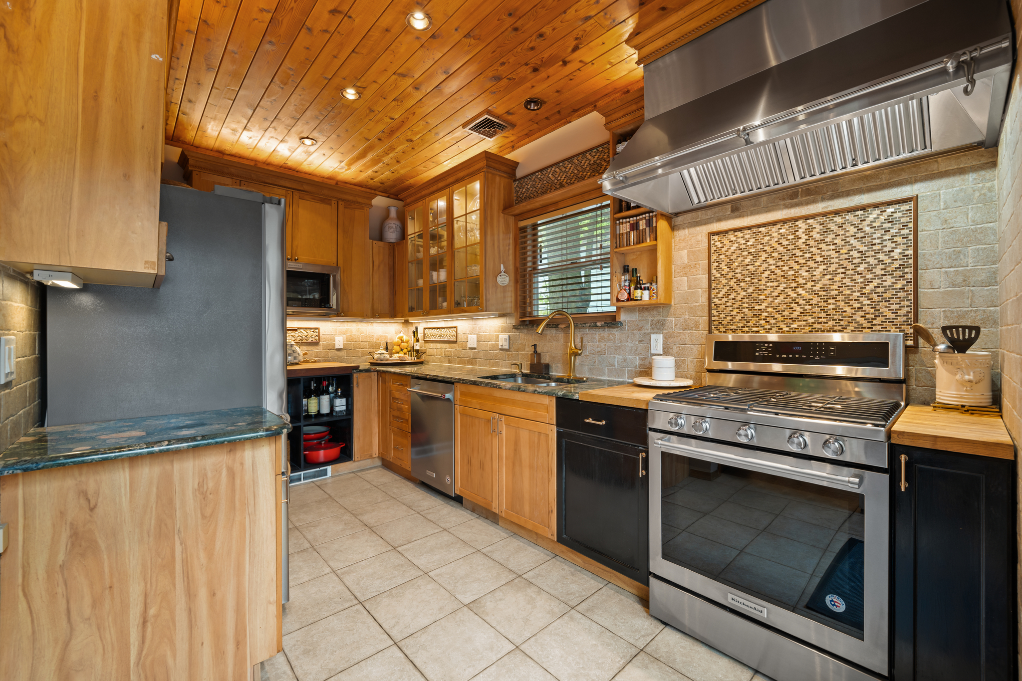 Oceanside, New York, 11572, United States, 3 Bedrooms Bedrooms, ,2 BathroomsBathrooms,Residential,For Sale,1928252