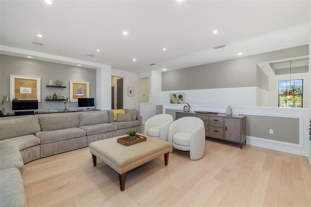 Bradenton, Florida, 34212, United States, 4 Bedrooms Bedrooms, ,5 BathroomsBathrooms,Residential,For Sale,1856587