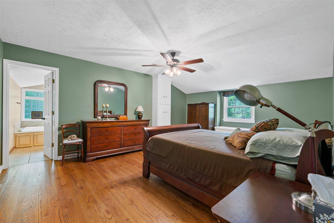 Bowling Green, Kentucky, 42103, United States, 4 Bedrooms Bedrooms, ,5 BathroomsBathrooms,Residential,For Sale,1785083