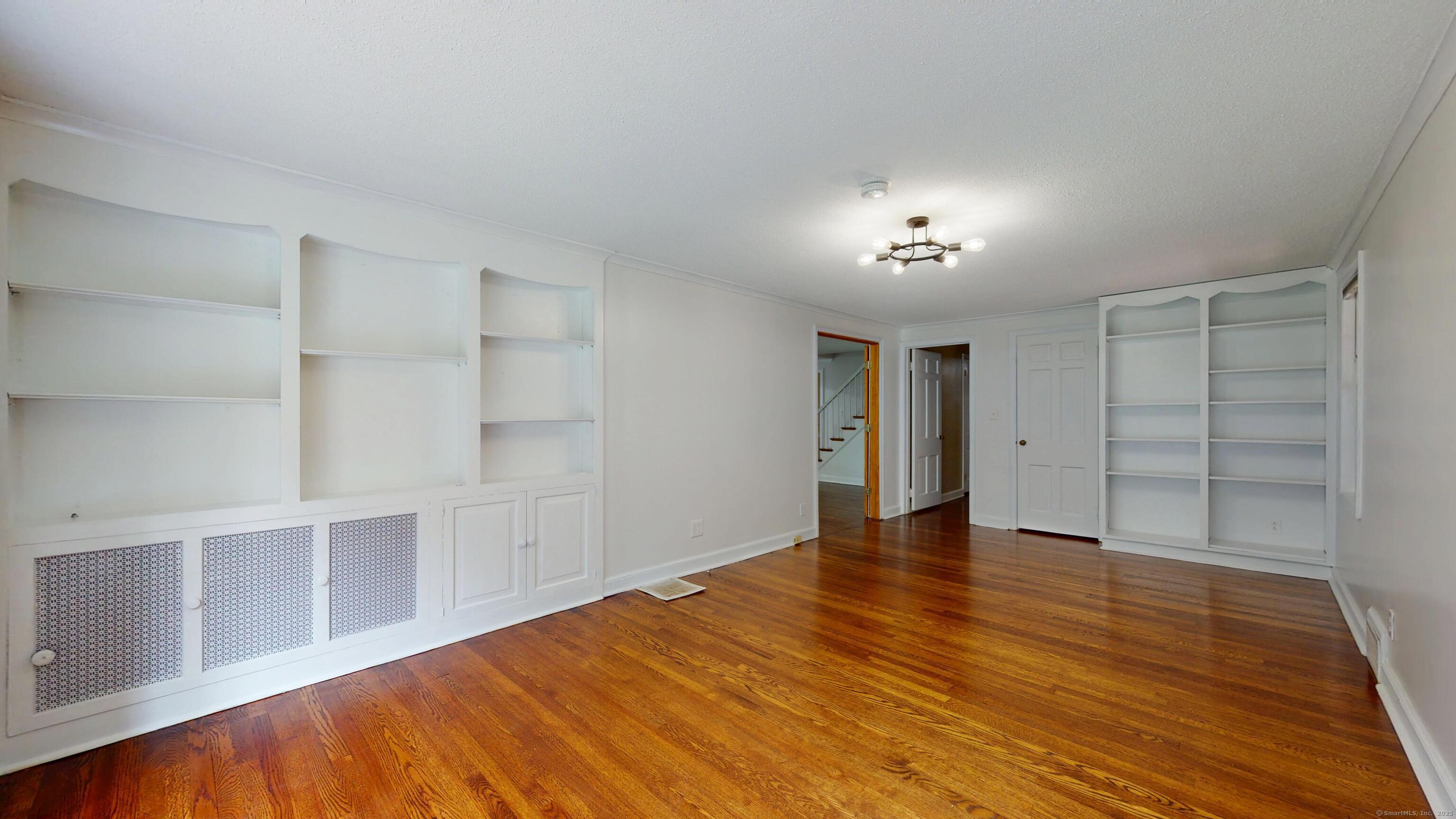 West Hartford, Connecticut, 06107, United States, 5 Bedrooms Bedrooms, ,3 BathroomsBathrooms,Residential,For Sale,1876446