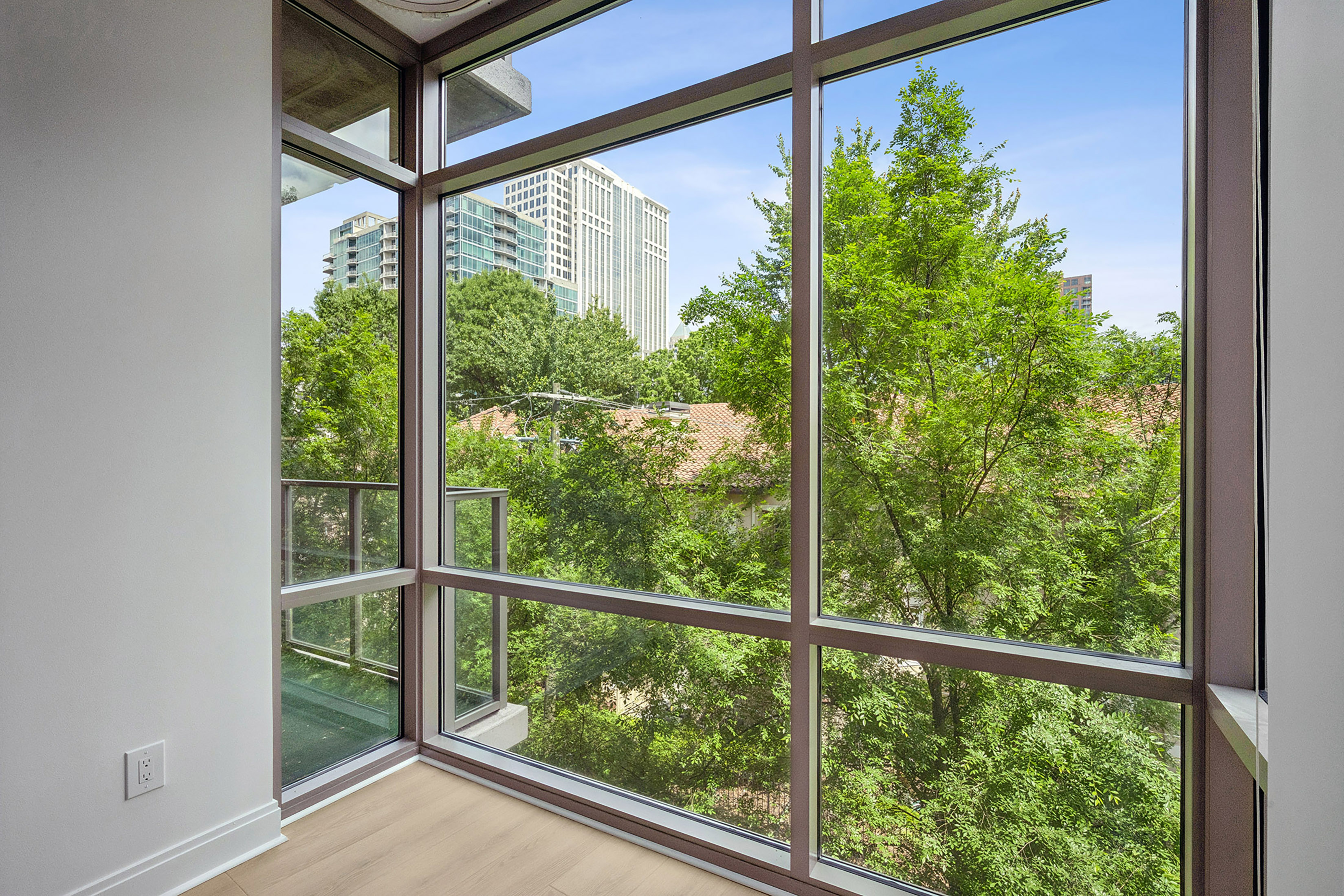  Large One Bedroom Condo in Fantastic Midtown Location - 物件實景