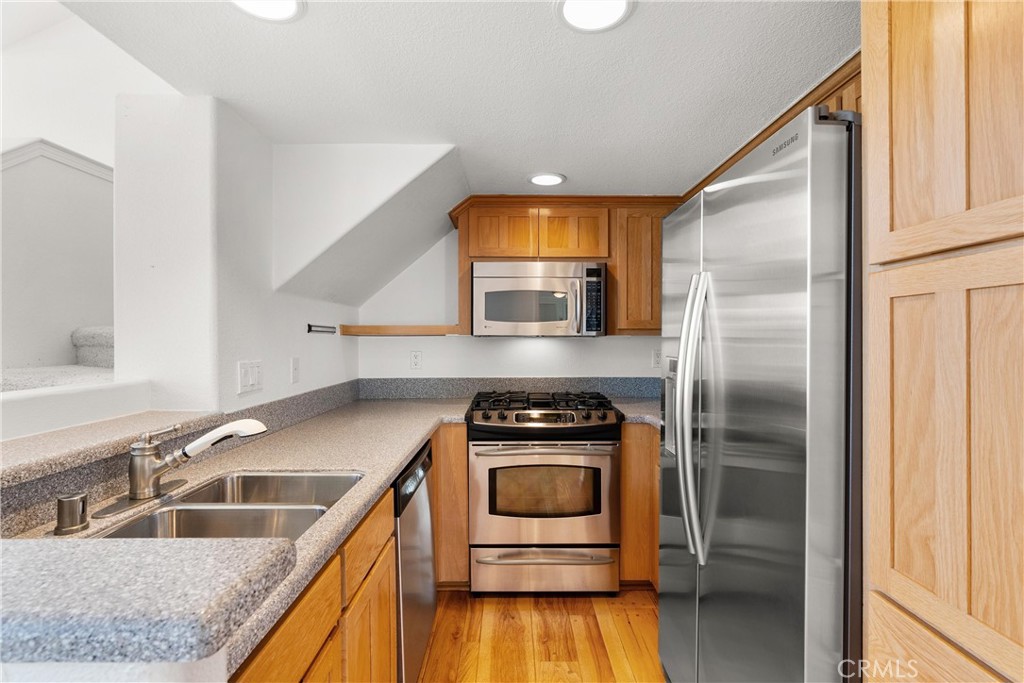 Newport Beach, California, 92663, United States, 2 Bedrooms Bedrooms, ,2 BathroomsBathrooms,Residential,For Sale,1917614