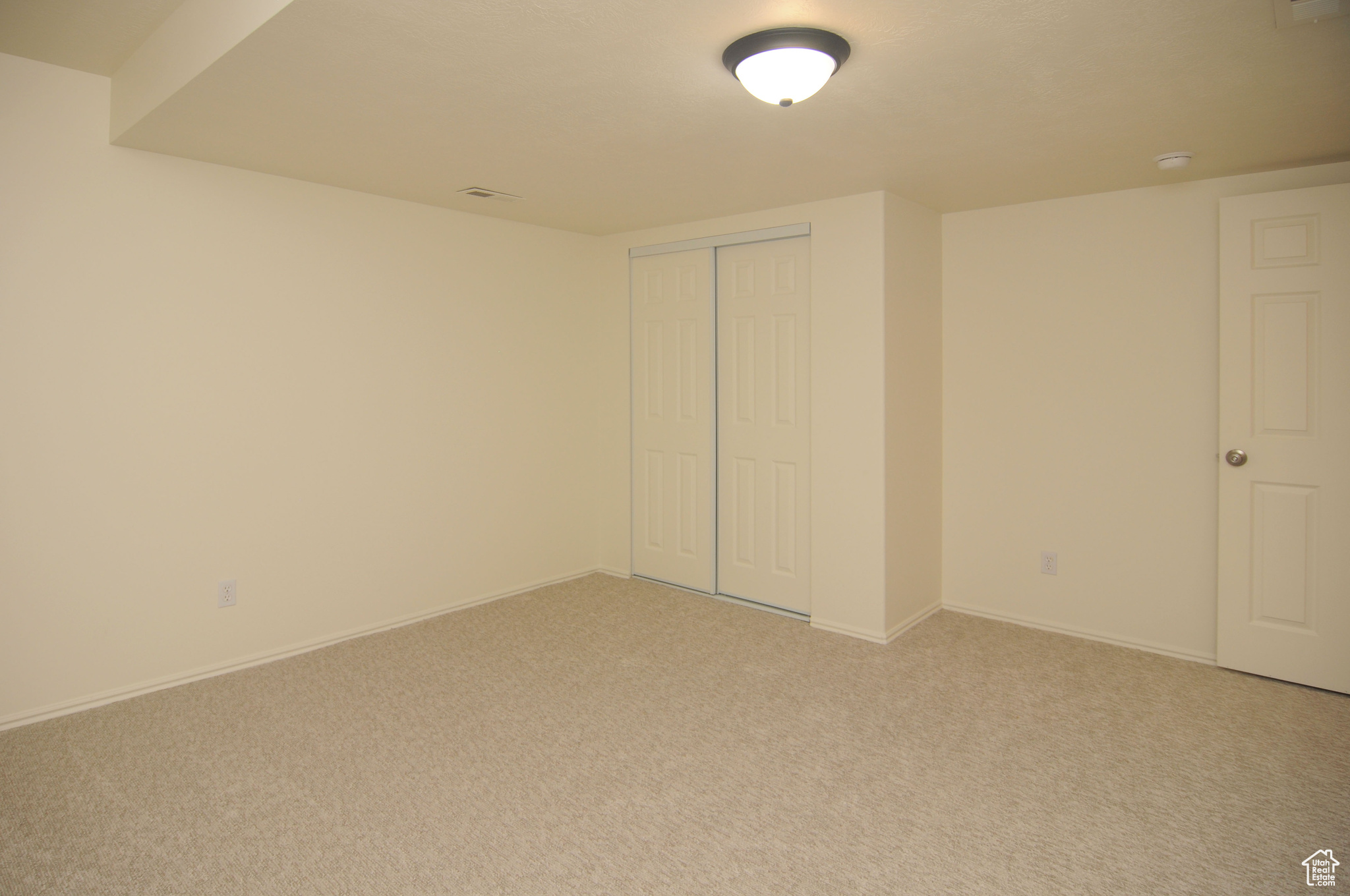 Clinton, Utah, 84015, United States, 4 Bedrooms Bedrooms, ,3 BathroomsBathrooms,Residential,For Sale,1970370