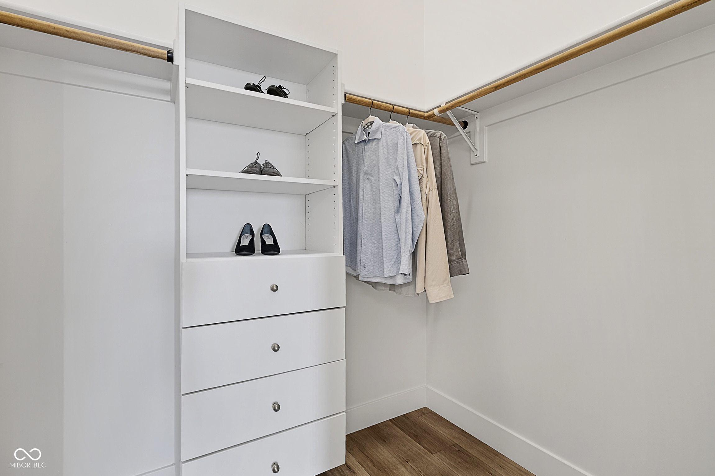 Carmel, Indiana, 46032, United States, 2 Bedrooms Bedrooms, ,3 BathroomsBathrooms,Residential,For Sale,1981116