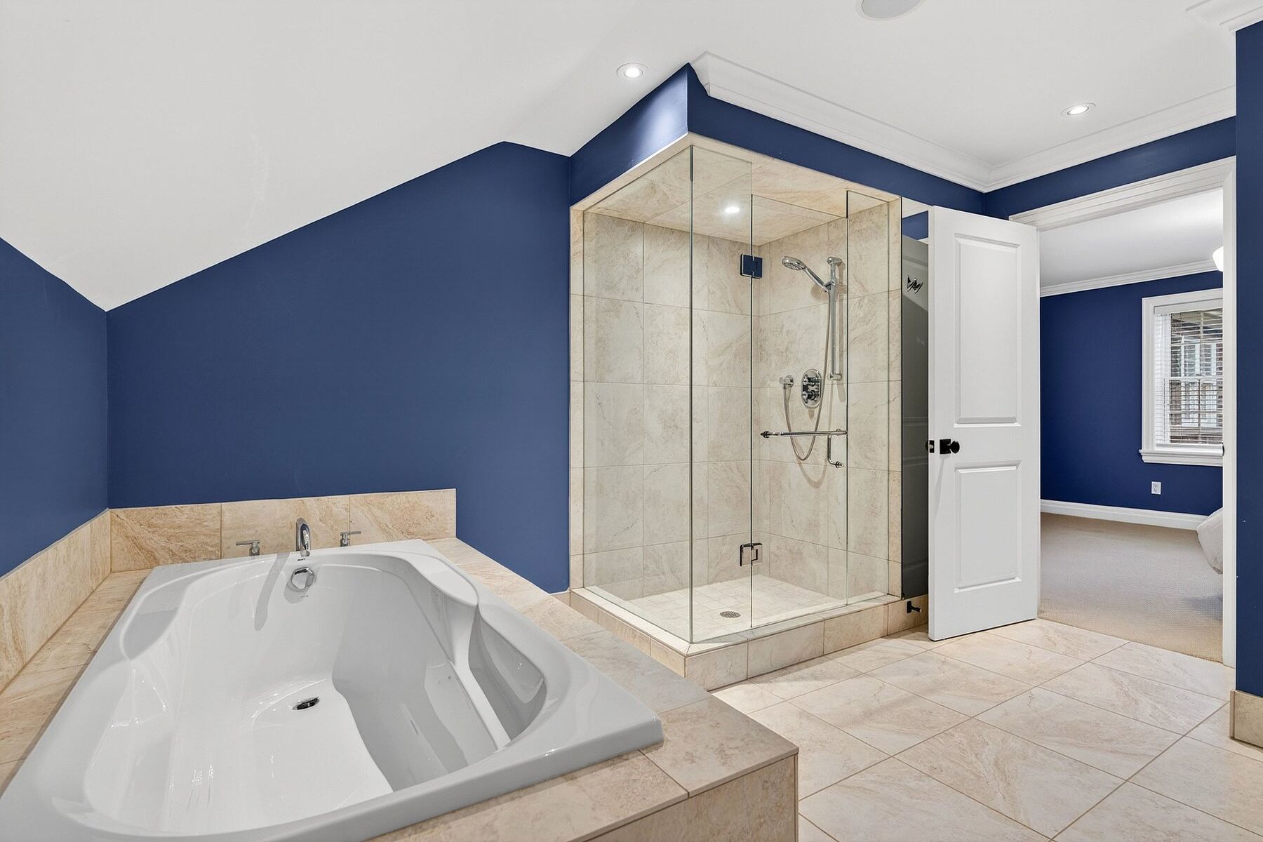  Aldershot Lakeside Elegance - 物件實景