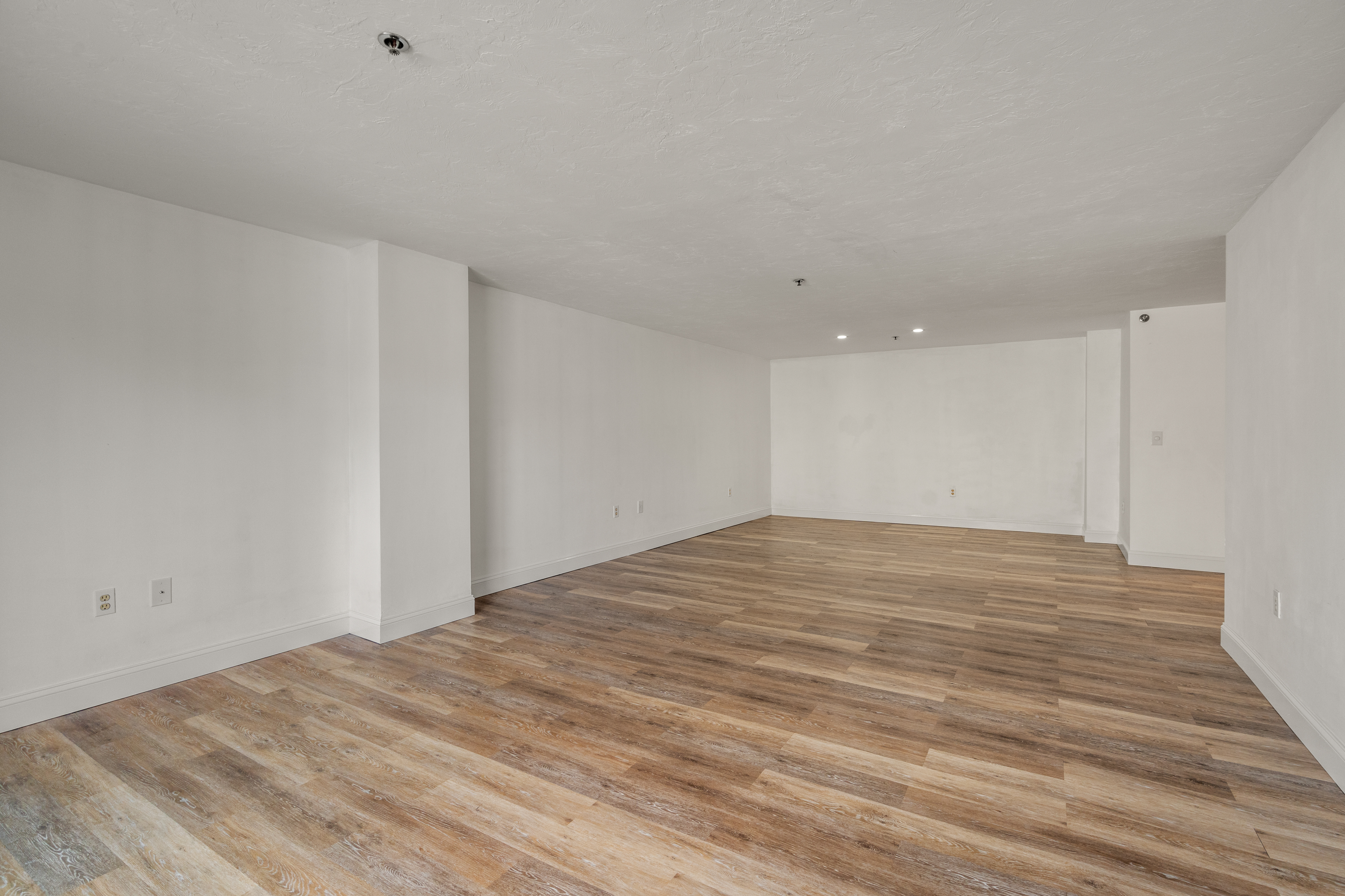  44 Elm, Unit 102, Worcester, MA, 01690 - 物件實景