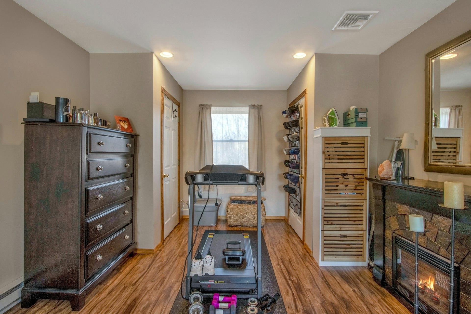 Washingtonville, New York, 10992, United States, 4 Bedrooms Bedrooms, ,2 BathroomsBathrooms,Residential,For Sale,1888612