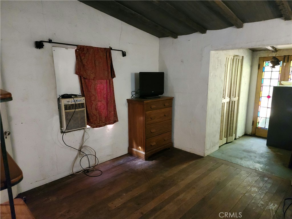 Riverside, California, 92501, United States, 4 Bedrooms Bedrooms, ,2 BathroomsBathrooms,Residential,For Sale,1966223