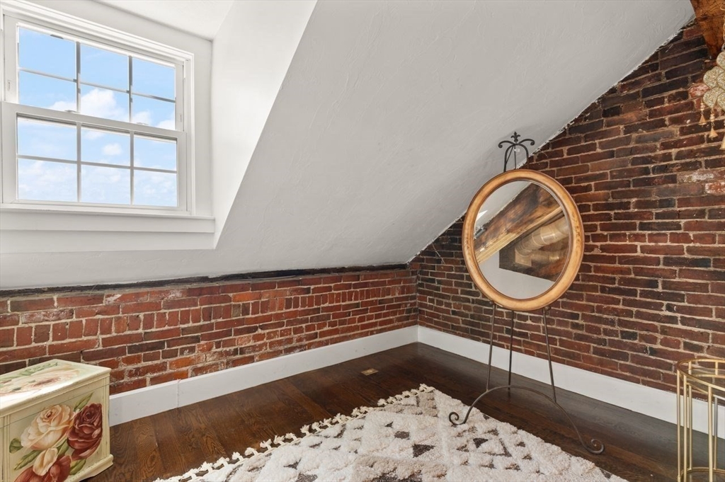 Salem, Massachusetts, 01970, United States, 2 Bedrooms Bedrooms, ,2 BathroomsBathrooms,Residential,For Sale,1896365