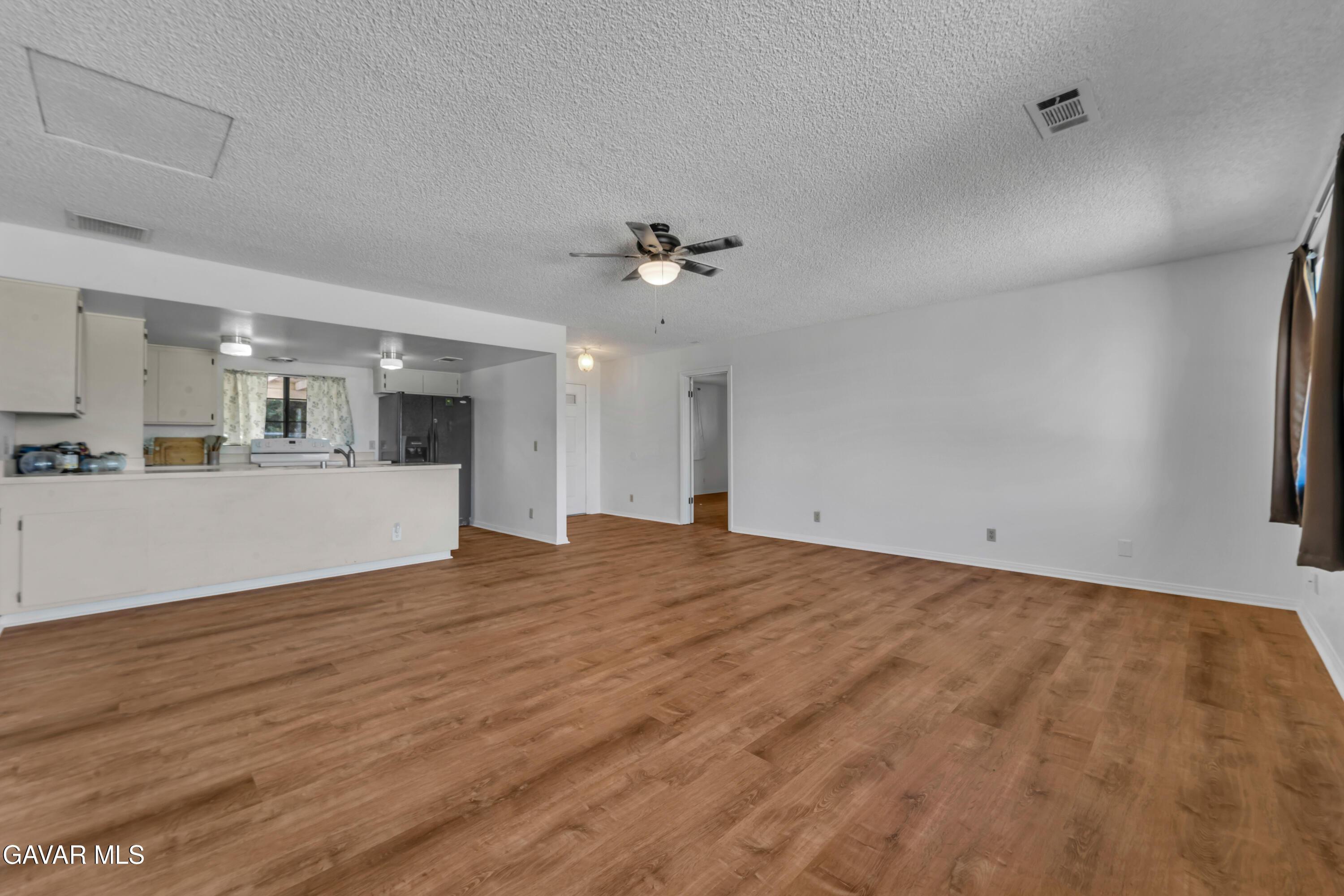 Pearblossom, California, 93553, United States, 4 Bedrooms Bedrooms, ,3 BathroomsBathrooms,Residential,For Sale,1971621