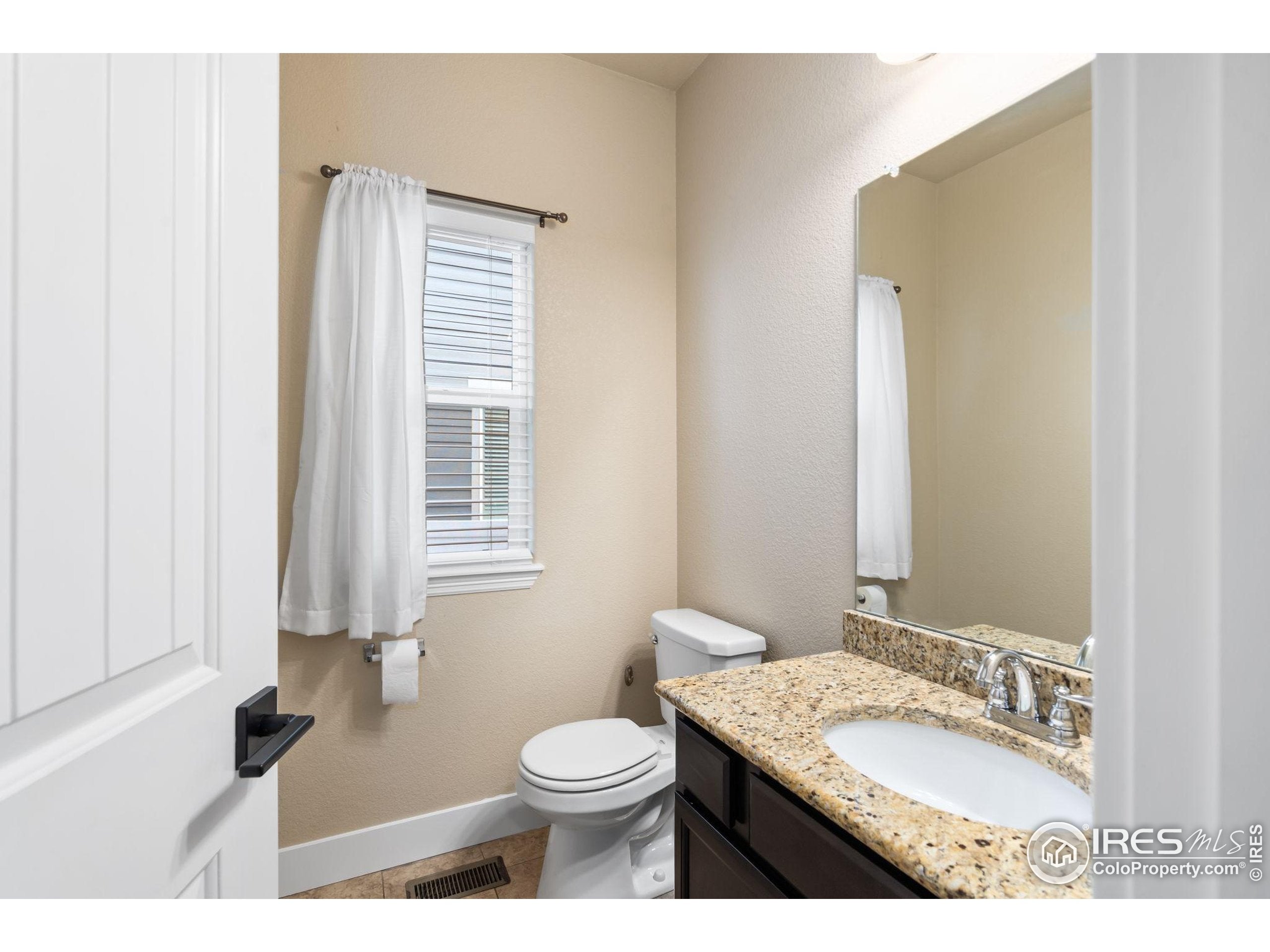 Windsor, Colorado, 80550, United States, 5 Bedrooms Bedrooms, ,4 BathroomsBathrooms,Residential,For Sale,1938748