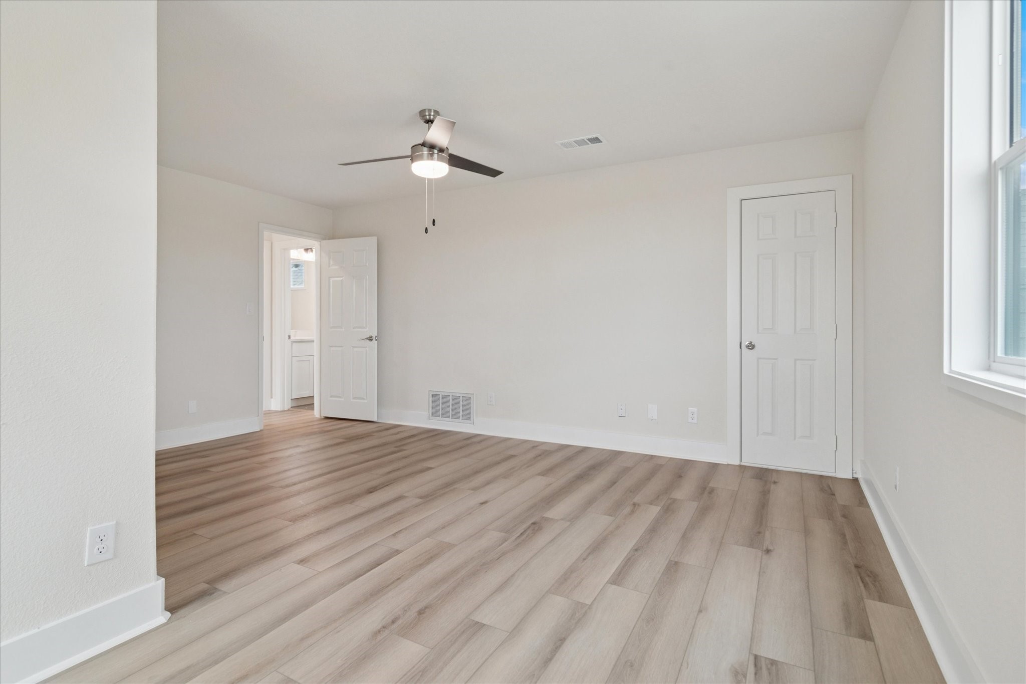 Gunter, Texas, 75058, United States, 3 Bedrooms Bedrooms, ,3 BathroomsBathrooms,Residential,For Sale,1847366