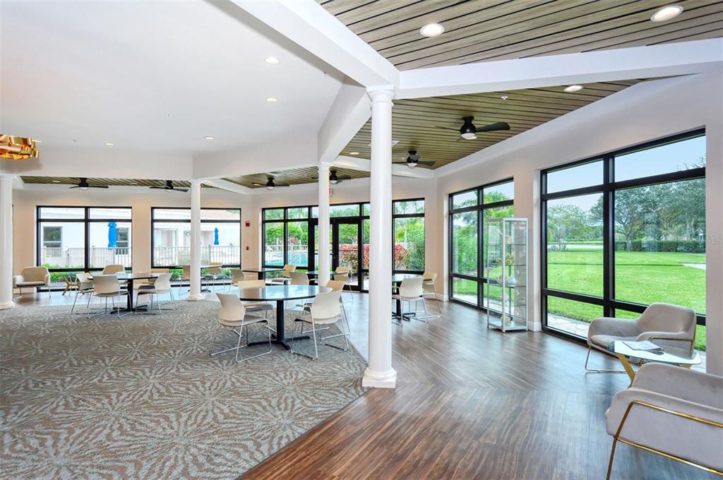 Sarasota, Florida, 34243, United States, 3 Bedrooms Bedrooms, ,2 BathroomsBathrooms,Residential,For Sale,1998856