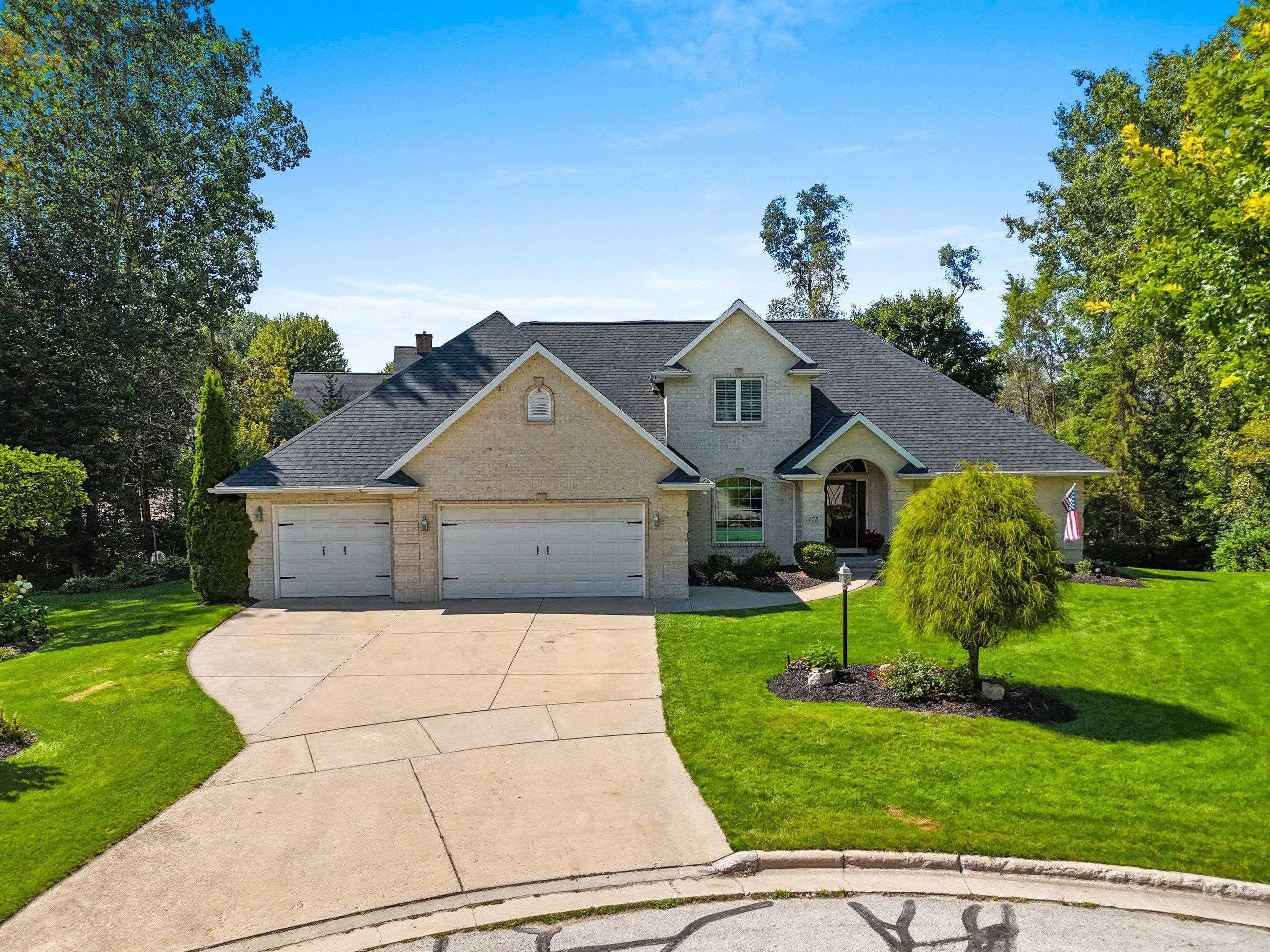 GREEN BAY, Wisconsin, 54302-5254, United States, 5 Bedrooms Bedrooms, ,4 BathroomsBathrooms,Residential,For Sale,1920394