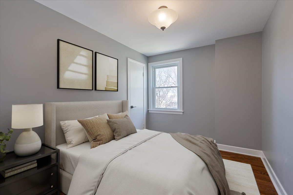 Lincolnwood, Illinois, 60712, United States, 3 Bedrooms Bedrooms, ,2 BathroomsBathrooms,Residential,For Sale,1900722