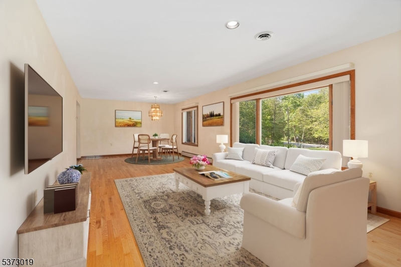 Blairstown Twp., New Jersey, 07832, United States, 3 Bedrooms Bedrooms, ,2 BathroomsBathrooms,Residential,For Sale,1898637