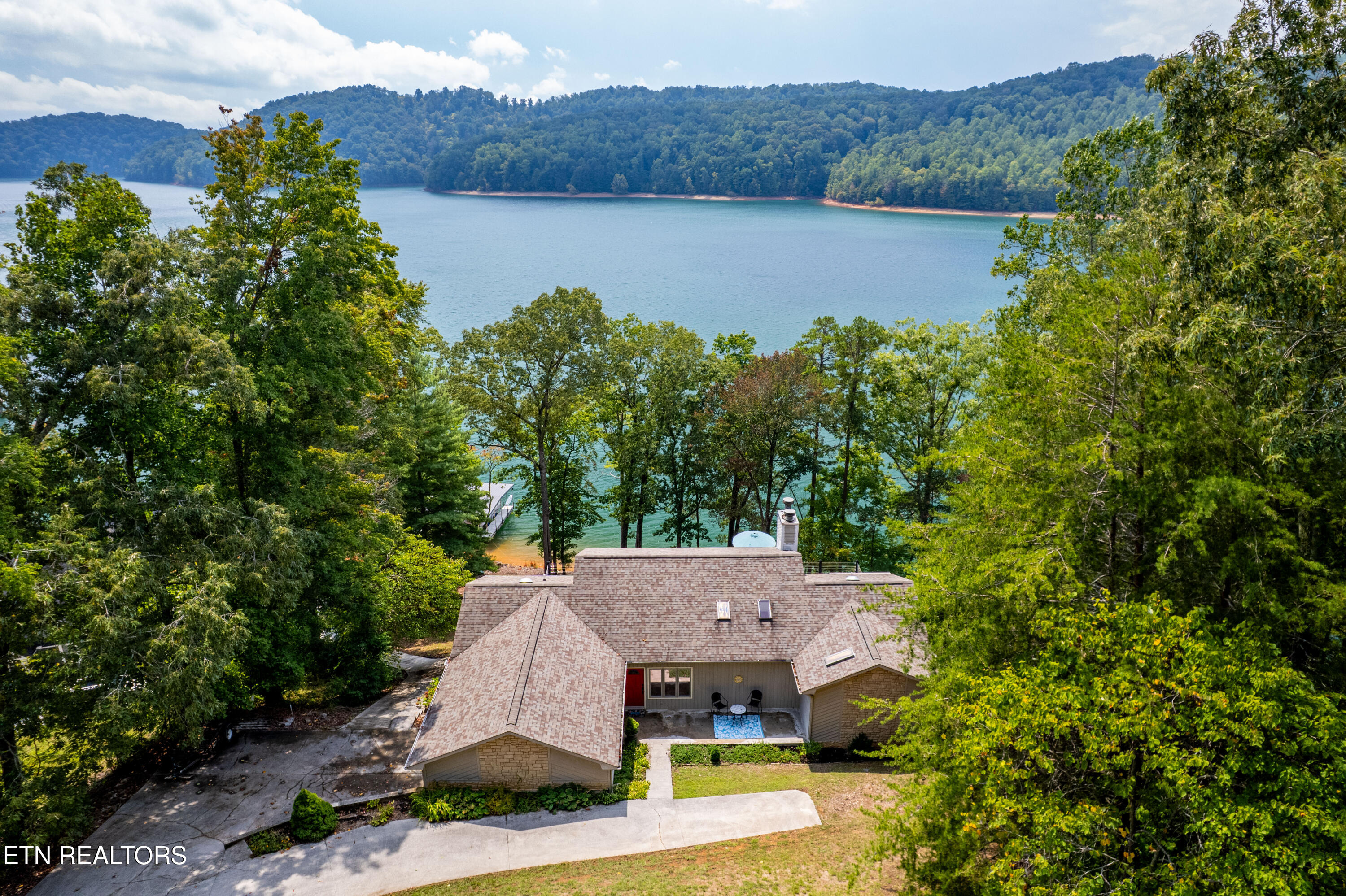 LaFollette, Tennessee, 37766, United States, 3 Bedrooms Bedrooms, ,4 BathroomsBathrooms,Residential,For Sale,1979718