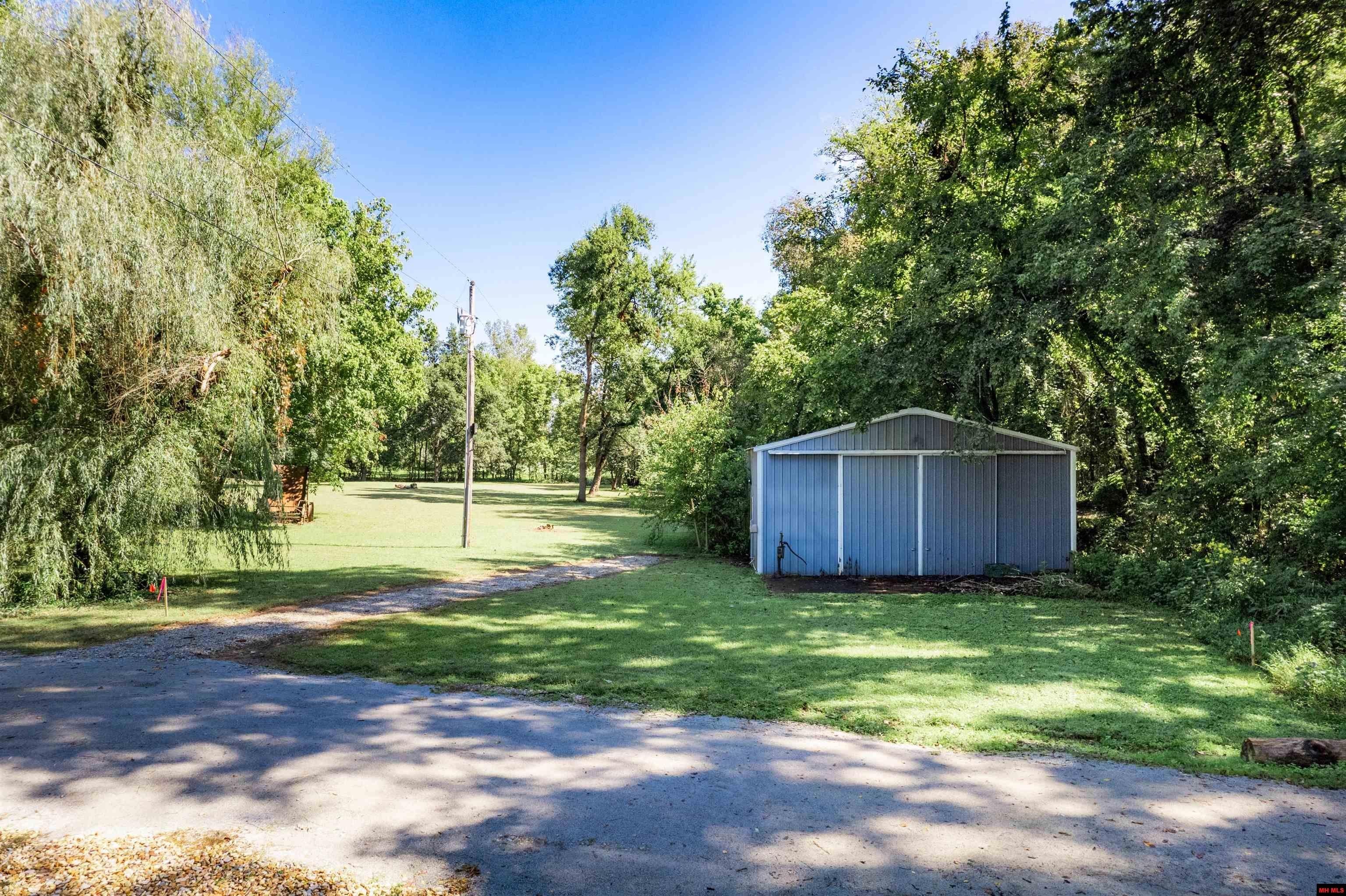 Norfork, Arkansas, 72658, United States, 4 Bedrooms Bedrooms, ,4 BathroomsBathrooms,Residential,For Sale,2037345