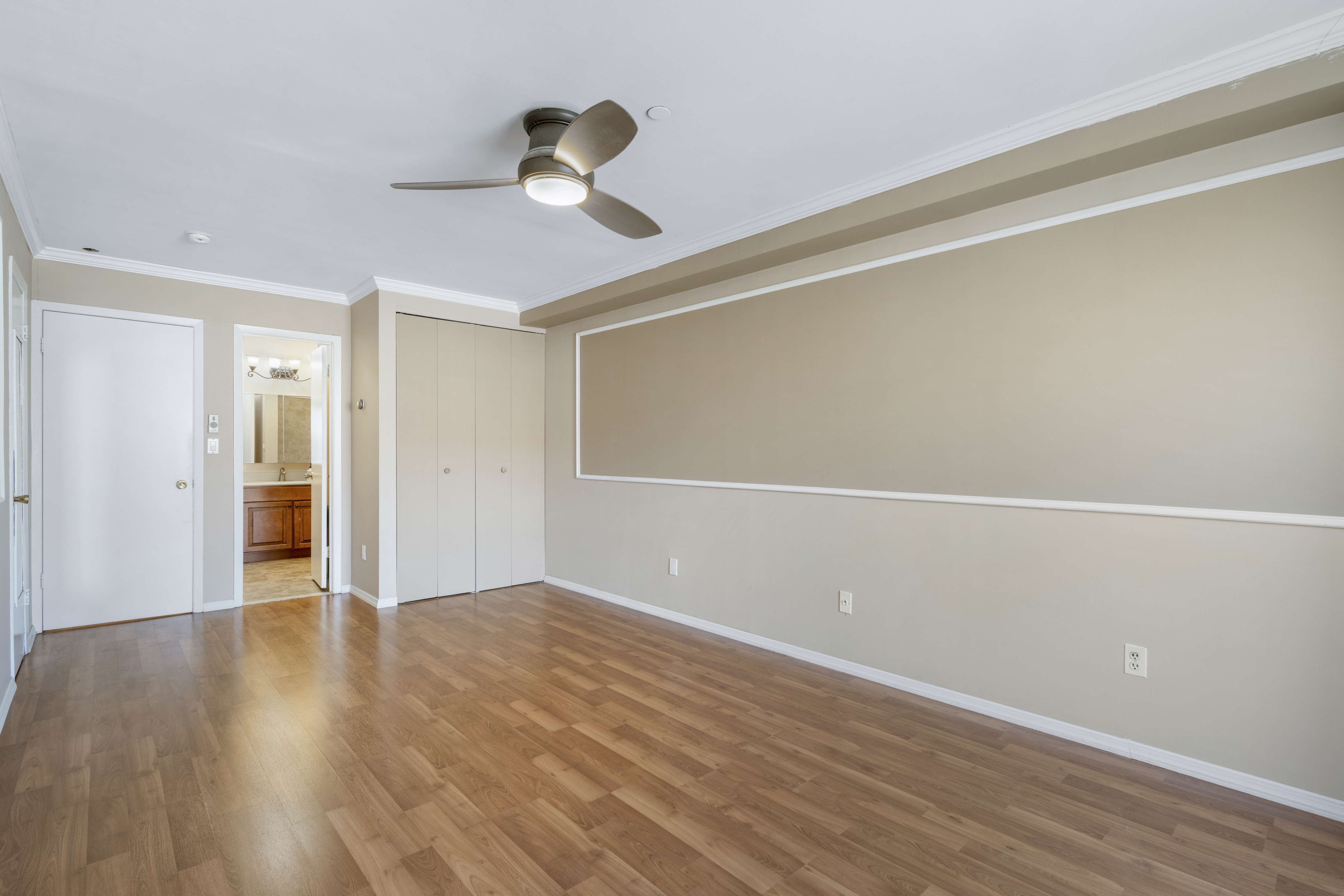  Two-Level Townhouse in White Plains - 物件實景