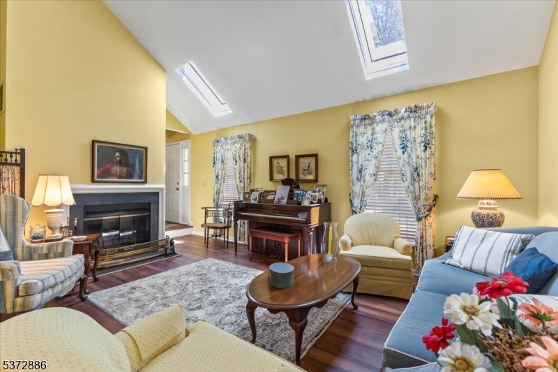Basking Ridge, New Jersey, 07920, United States, 3 Bedrooms Bedrooms, ,3 BathroomsBathrooms,Residential,For Sale,1908011