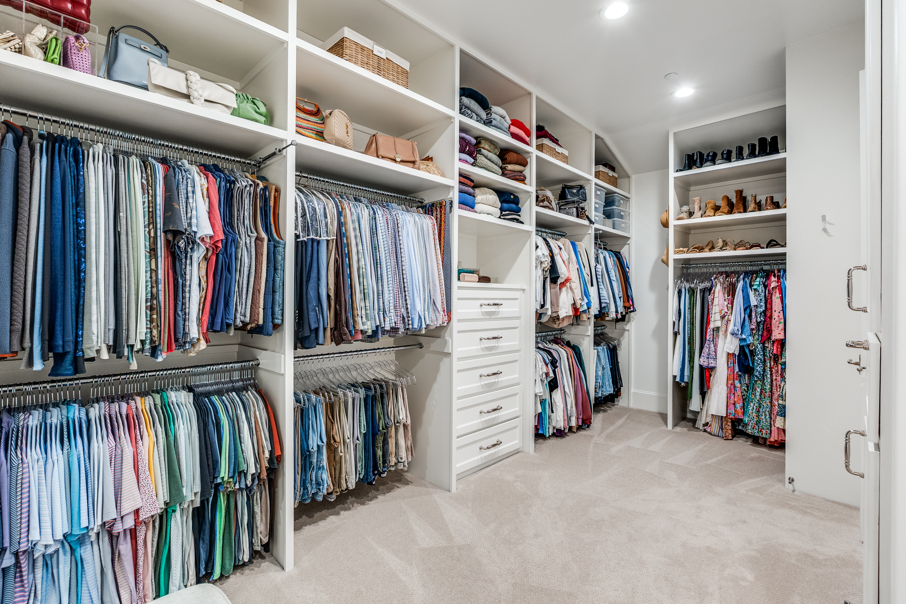  Timeless Home With Designer Finishes Located in University Park - 物件實景