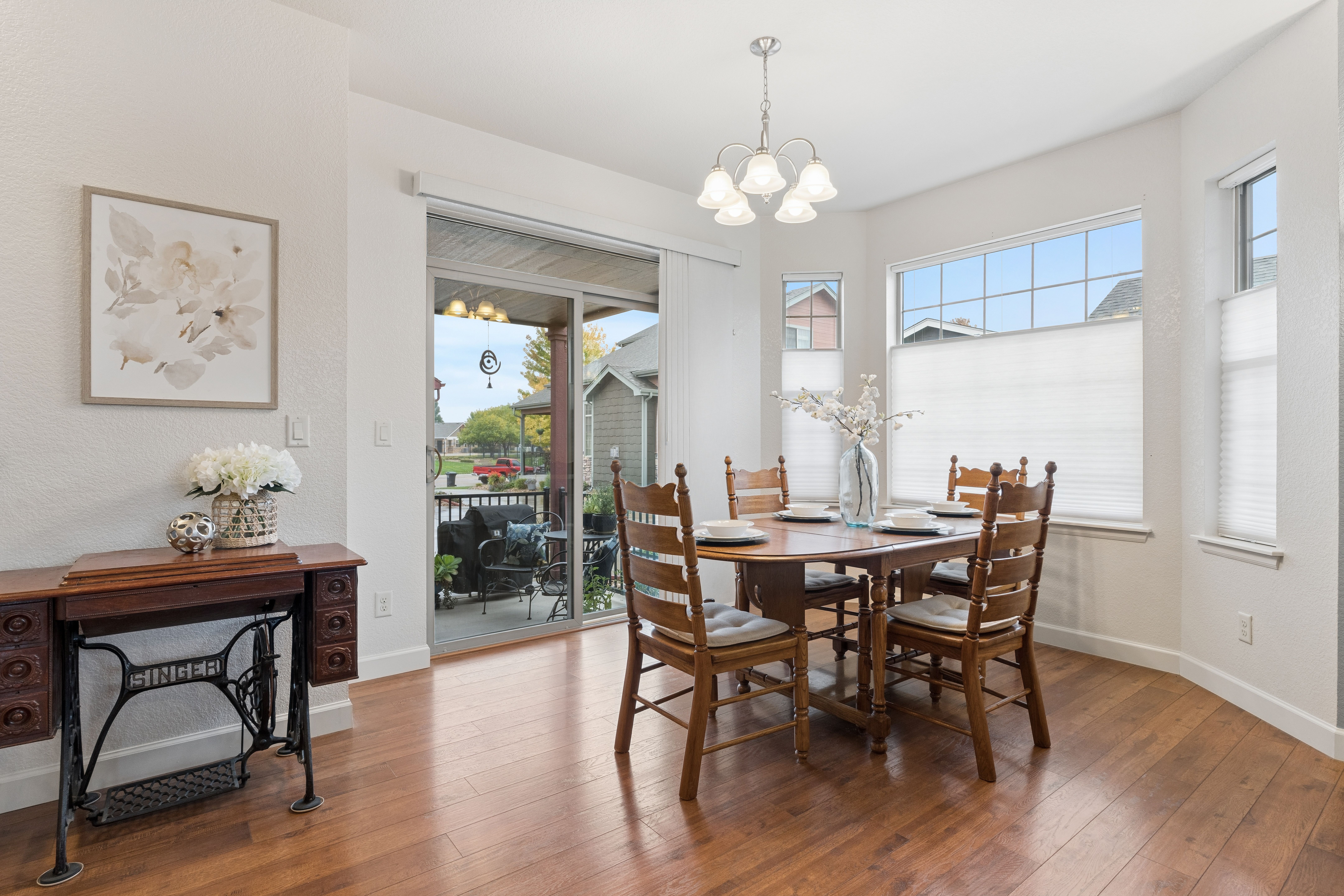  Truly Move-In Ready, Well-Maintained Duplex in the Desirable Town of Loveland - 物件實景