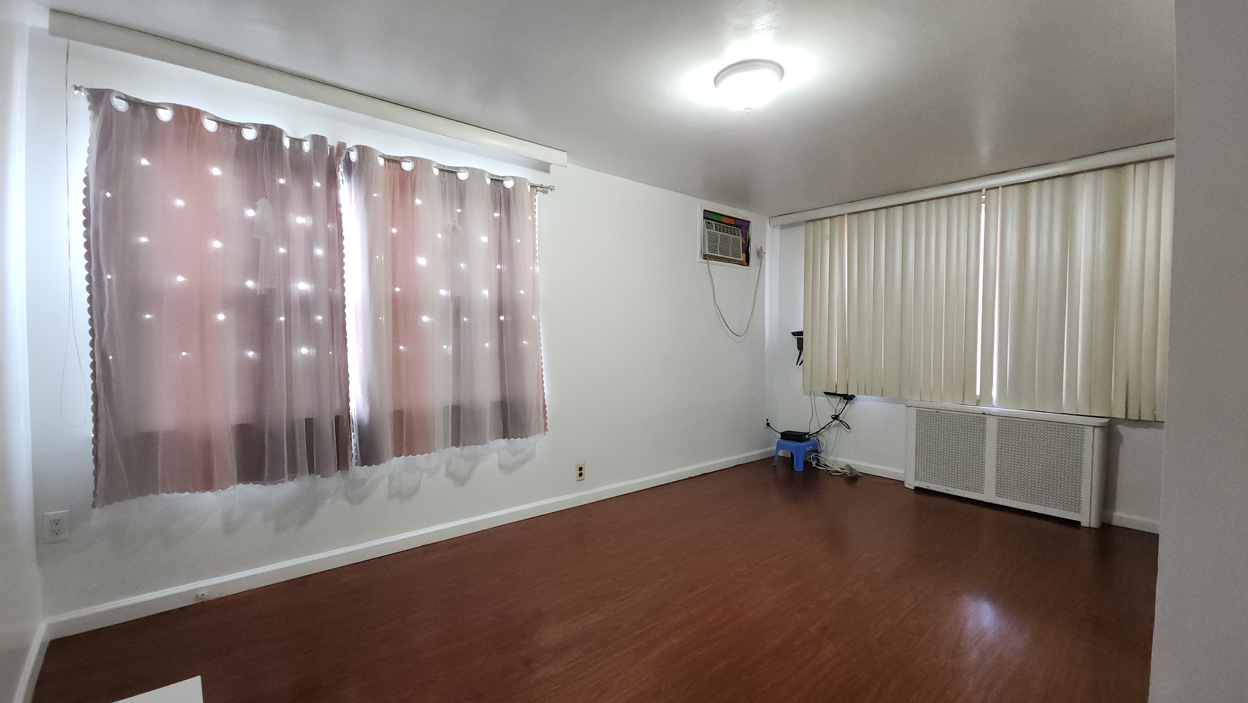 Elmhurst, New York, 11373, United States, 5 Bedrooms Bedrooms, ,2 BathroomsBathrooms,Residential,For Sale,1943620