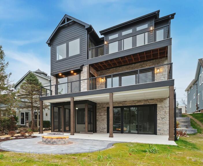 Burlington, Wisconsin, 53105, United States, 6 Bedrooms Bedrooms, ,4 BathroomsBathrooms,Residential,For Sale,2003027