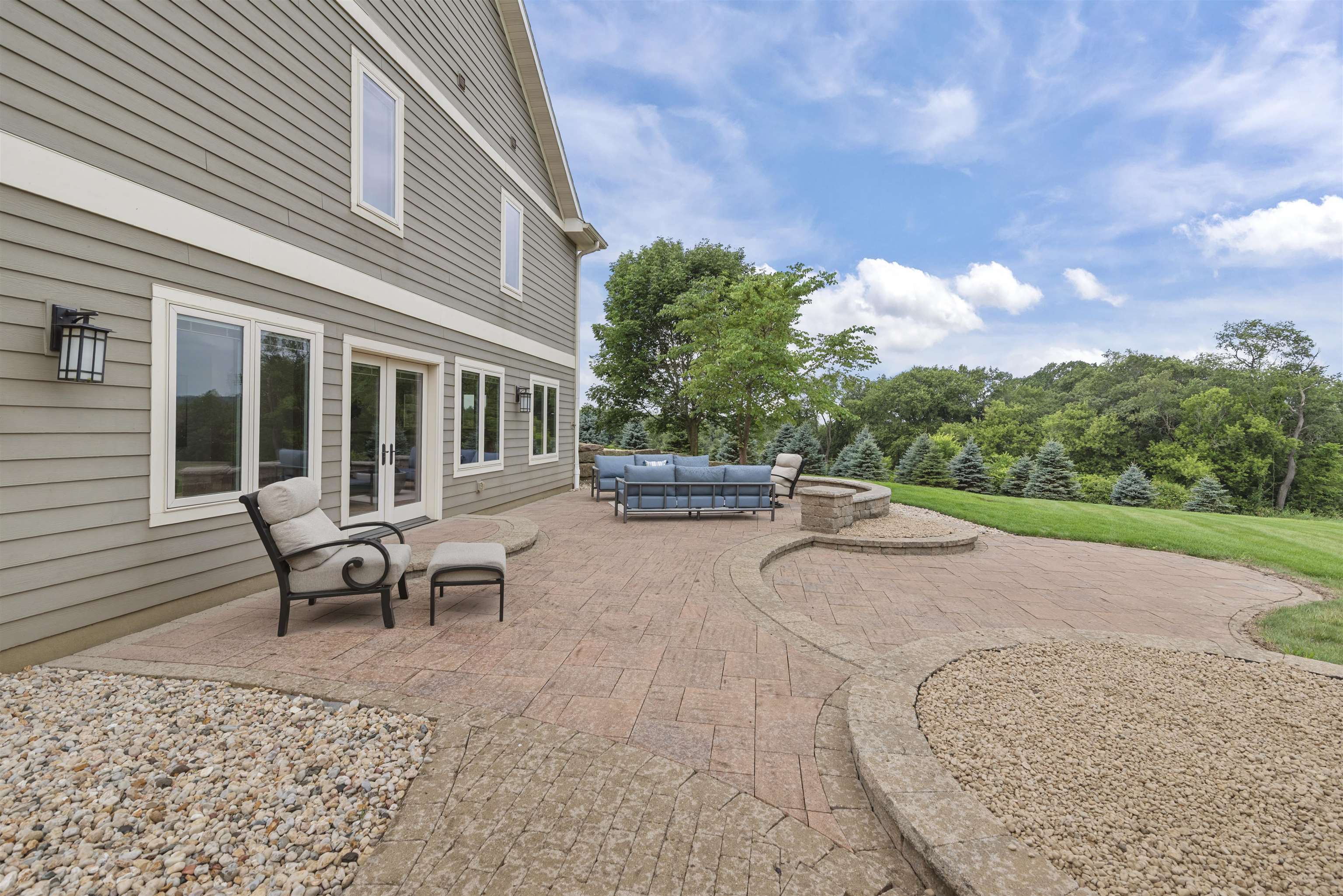 Avoca, Wisconsin, 53506, United States, 3 Bedrooms Bedrooms, ,4 BathroomsBathrooms,Residential,For Sale,1895039