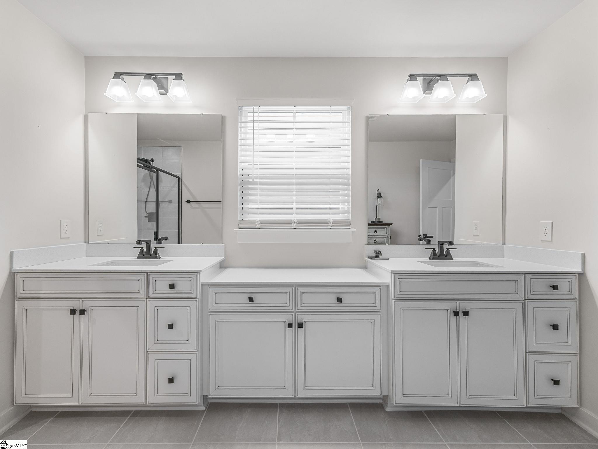 Woodruff, South Carolina, 29388, United States, 5 Bedrooms Bedrooms, ,4 BathroomsBathrooms,Residential,For Sale,1890519