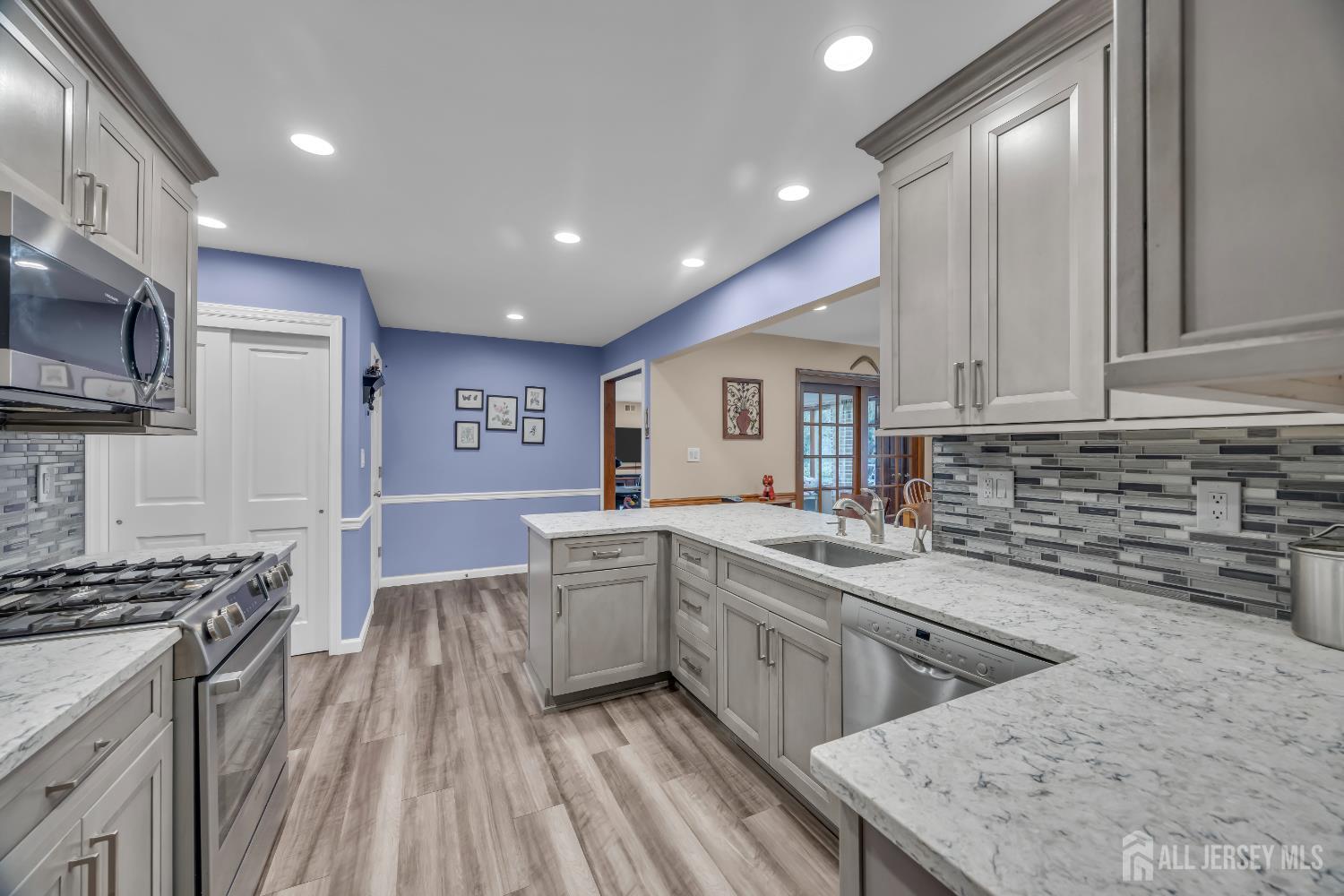 Edison, New Jersey, 08820, United States, 3 Bedrooms Bedrooms, ,2 BathroomsBathrooms,Residential,For Sale,1989177